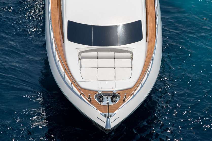 Luxury Crewed Motor Yacht ALLURE photo 3