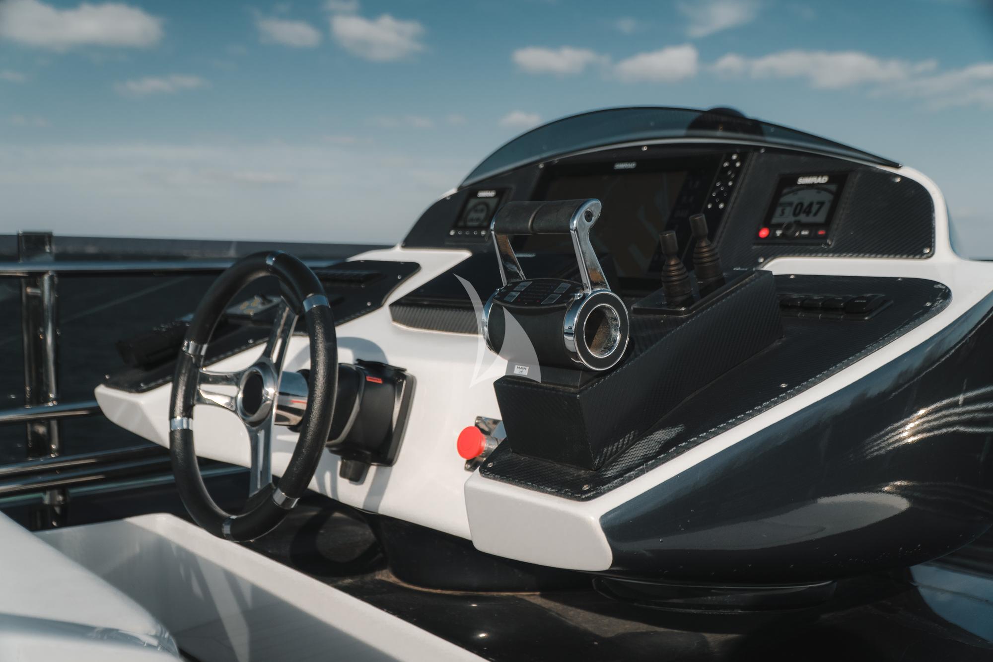 Crewed Motor Yacht ALMA DE MAR photo 4