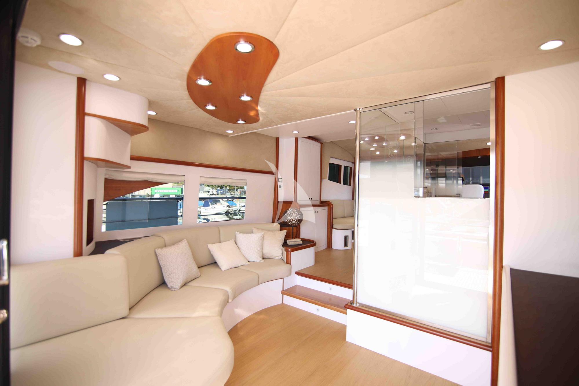 Crewed Motor Yacht ALMA DE MAR photo 5