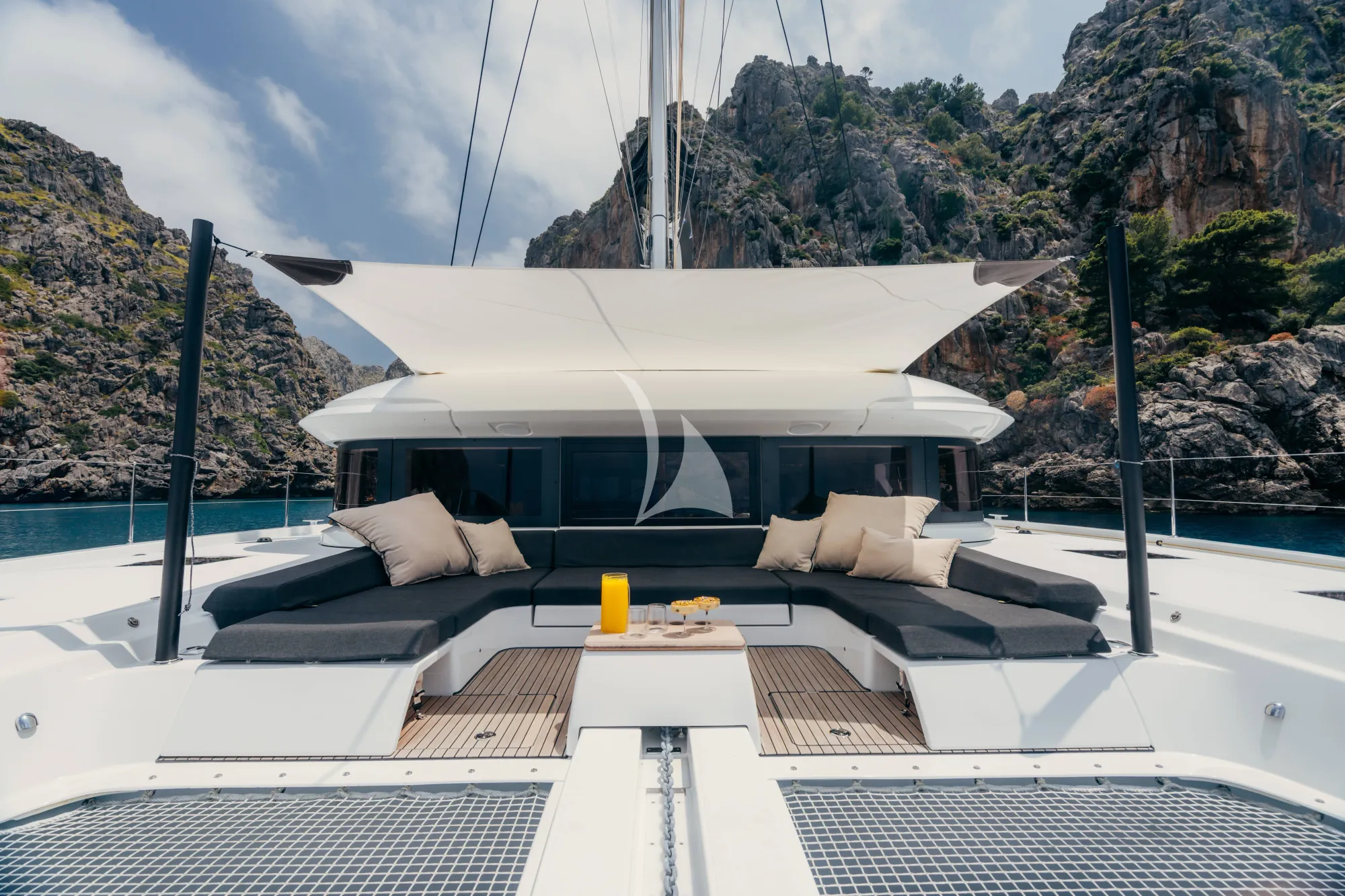 Crewed Catamaran ALMOSTA ROAD photo 4