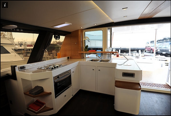 Bareboat Catamaran Alpha 42 photo 7