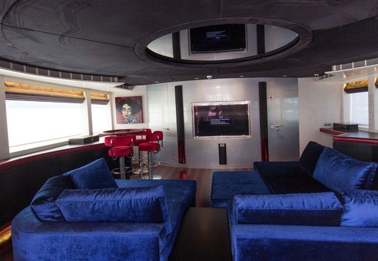 Luxury Crewed Motor Yacht ALUMERCIA photo 6