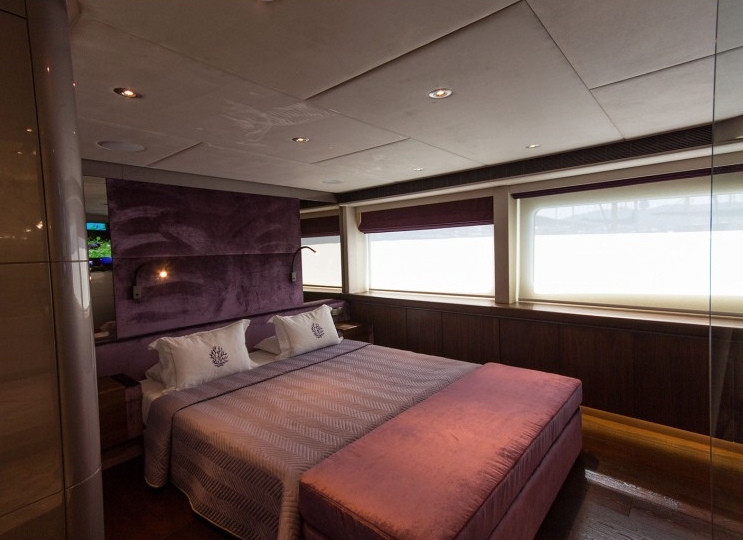 Luxury Crewed Motor Yacht ALUMERCIA photo 7