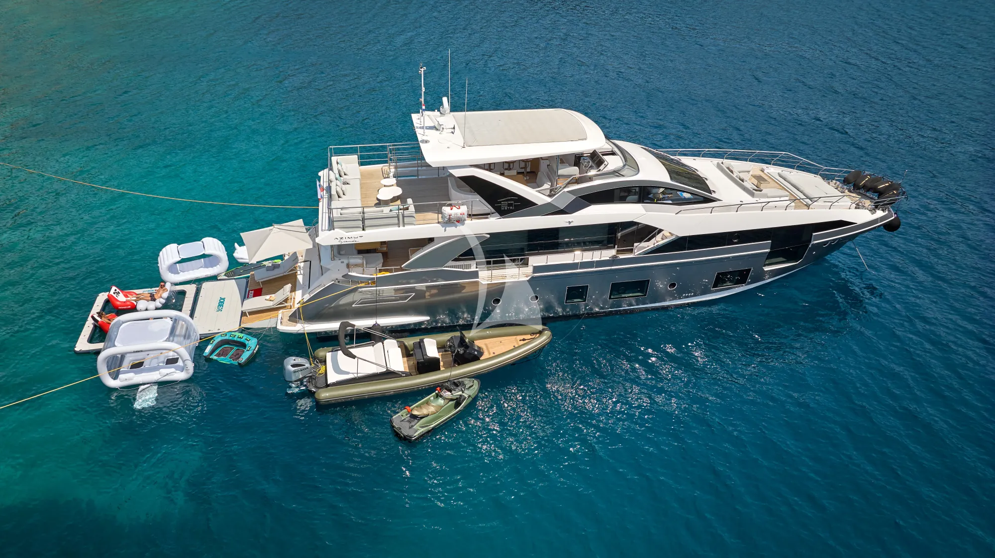 Luxury Crewed Motor Yacht ALUMINIA TOO photo 3
