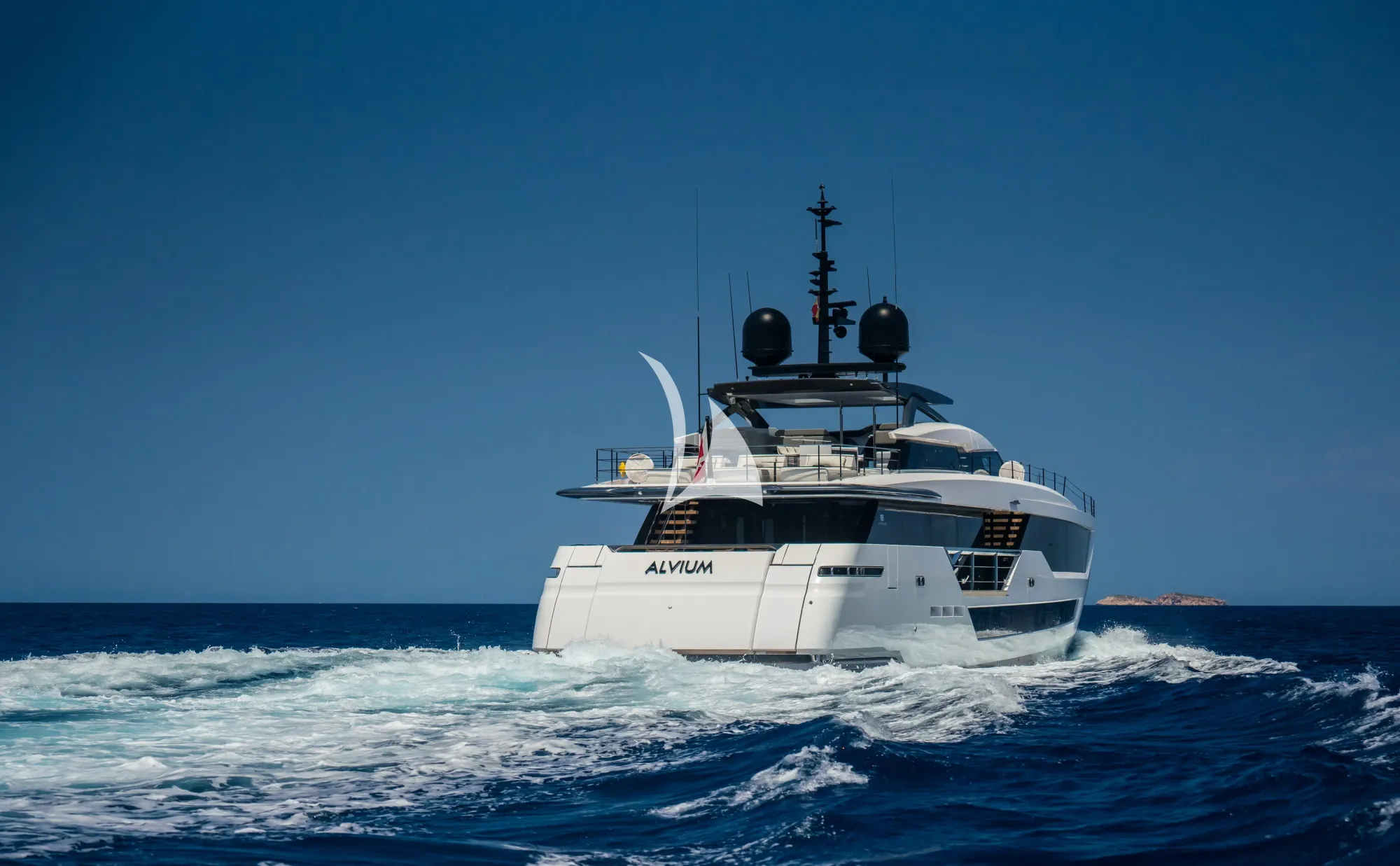 Crewed Motor Yacht ALVIUM photo 6