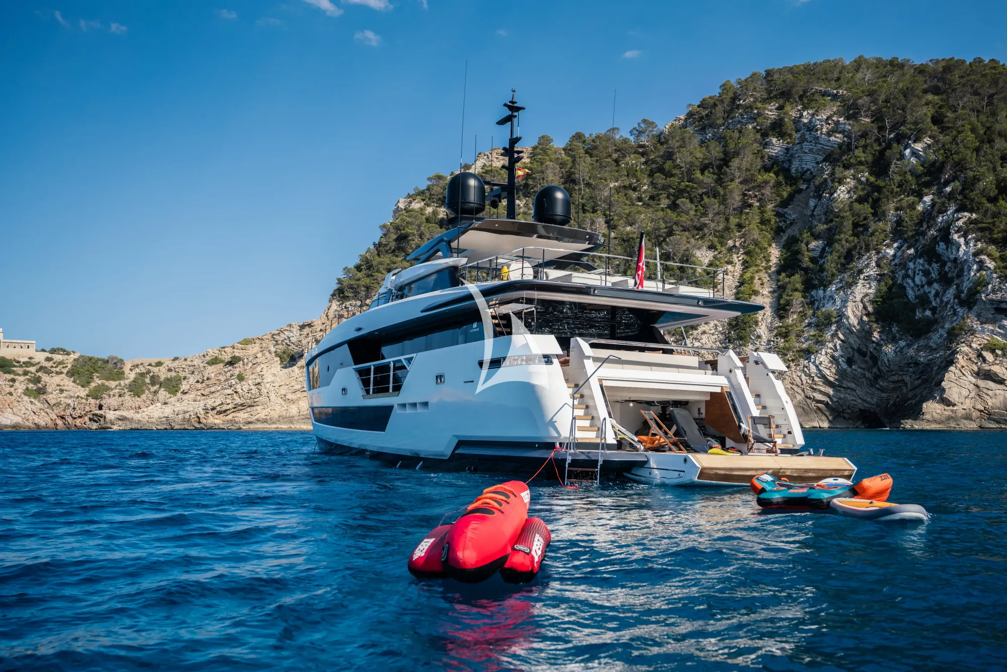 Crewed Motor Yacht ALVIUM photo 8