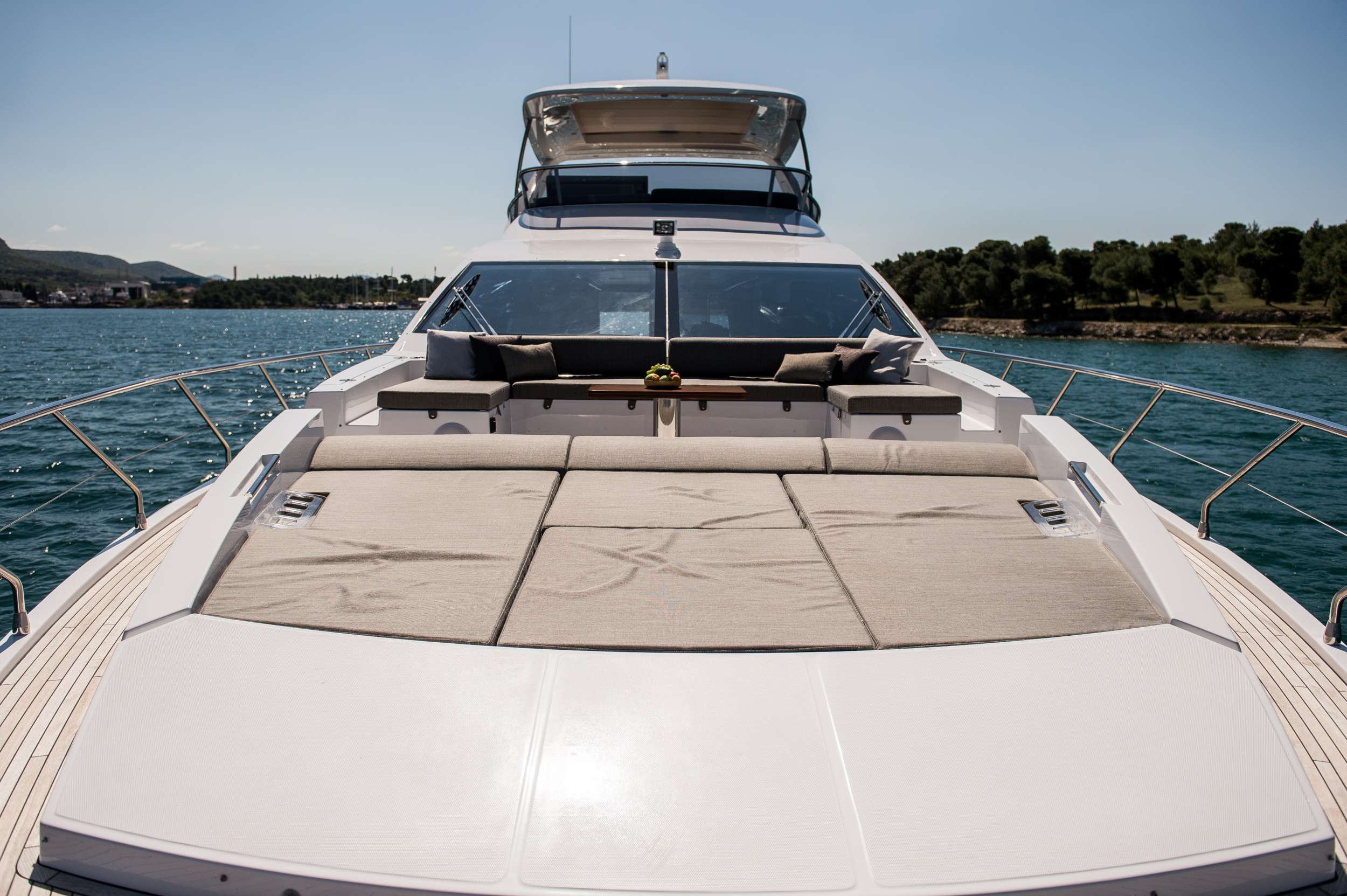 Luxury Crewed Motor Yacht ALYSS photo 5