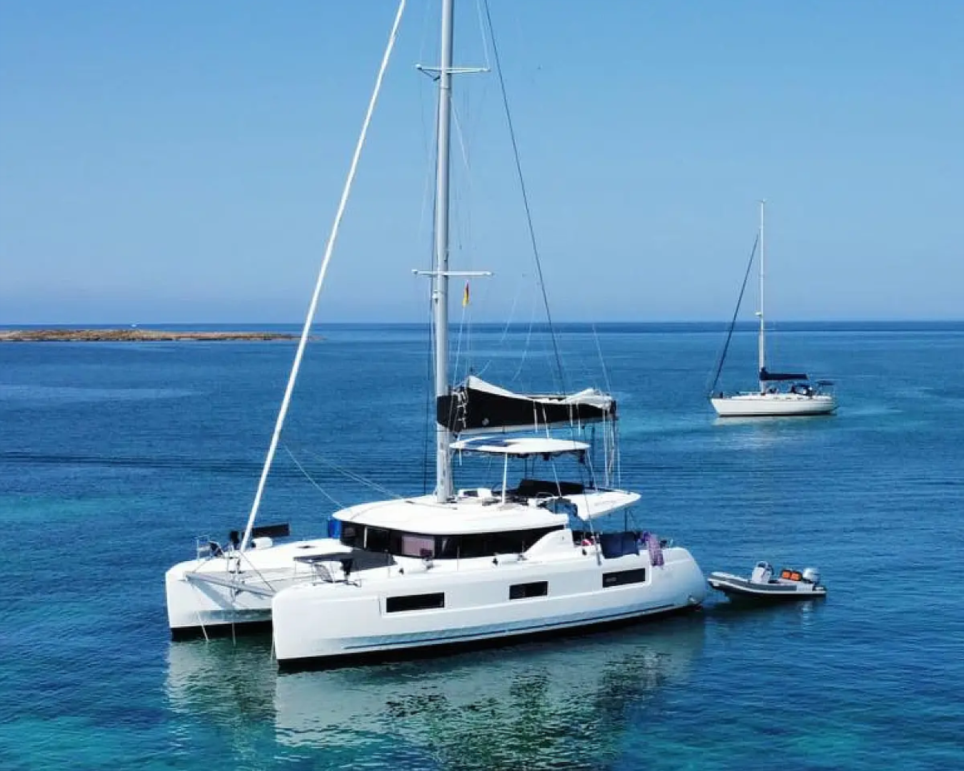 Crewed Catamaran AMANACI