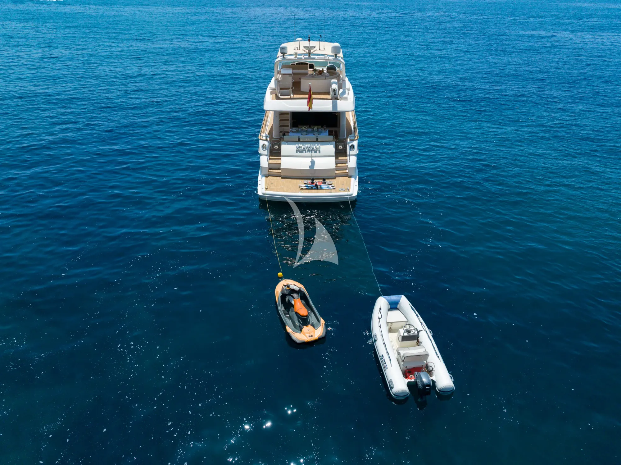 Crewed Motor Yacht AMANI photo 6