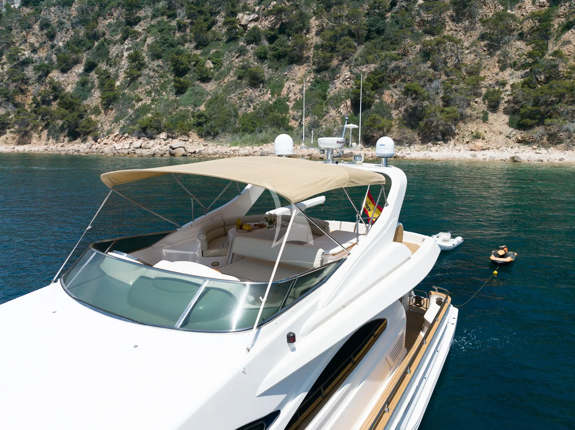 Crewed Motor Yacht AMANI photo 7