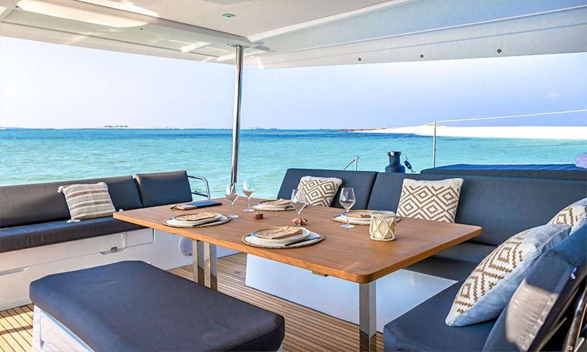 Luxury Crewed Catamaran AMANTE photo 7