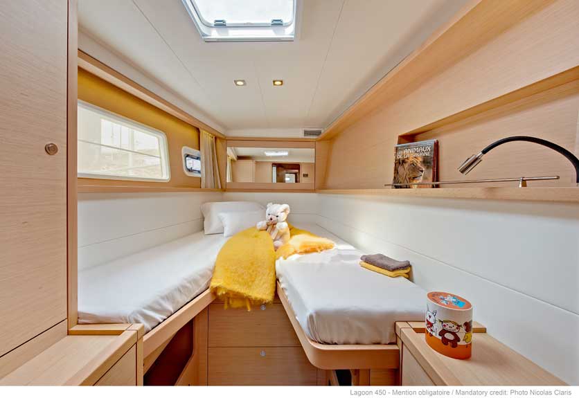 Bareboat Catamaran AMELIA photo 7