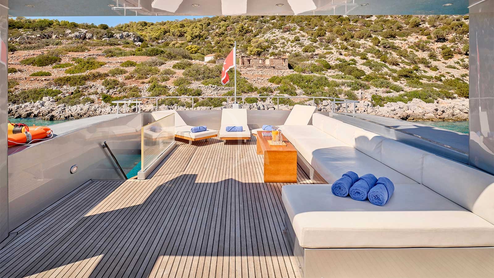 Crewed Motor Yacht AMICI PER SEMPRE photo 8