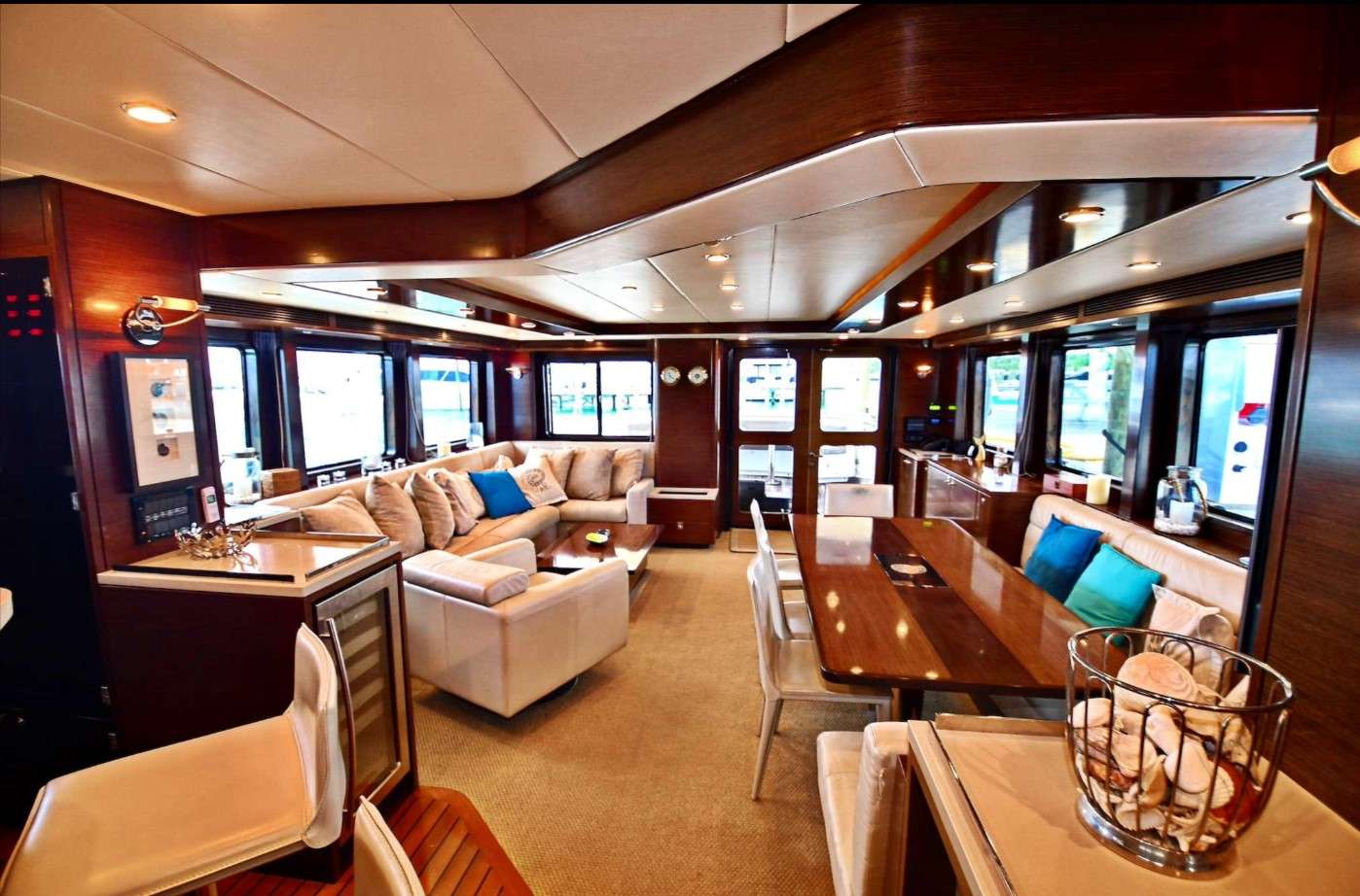 Luxury Crewed Motor Yacht AMMONITE photo 7