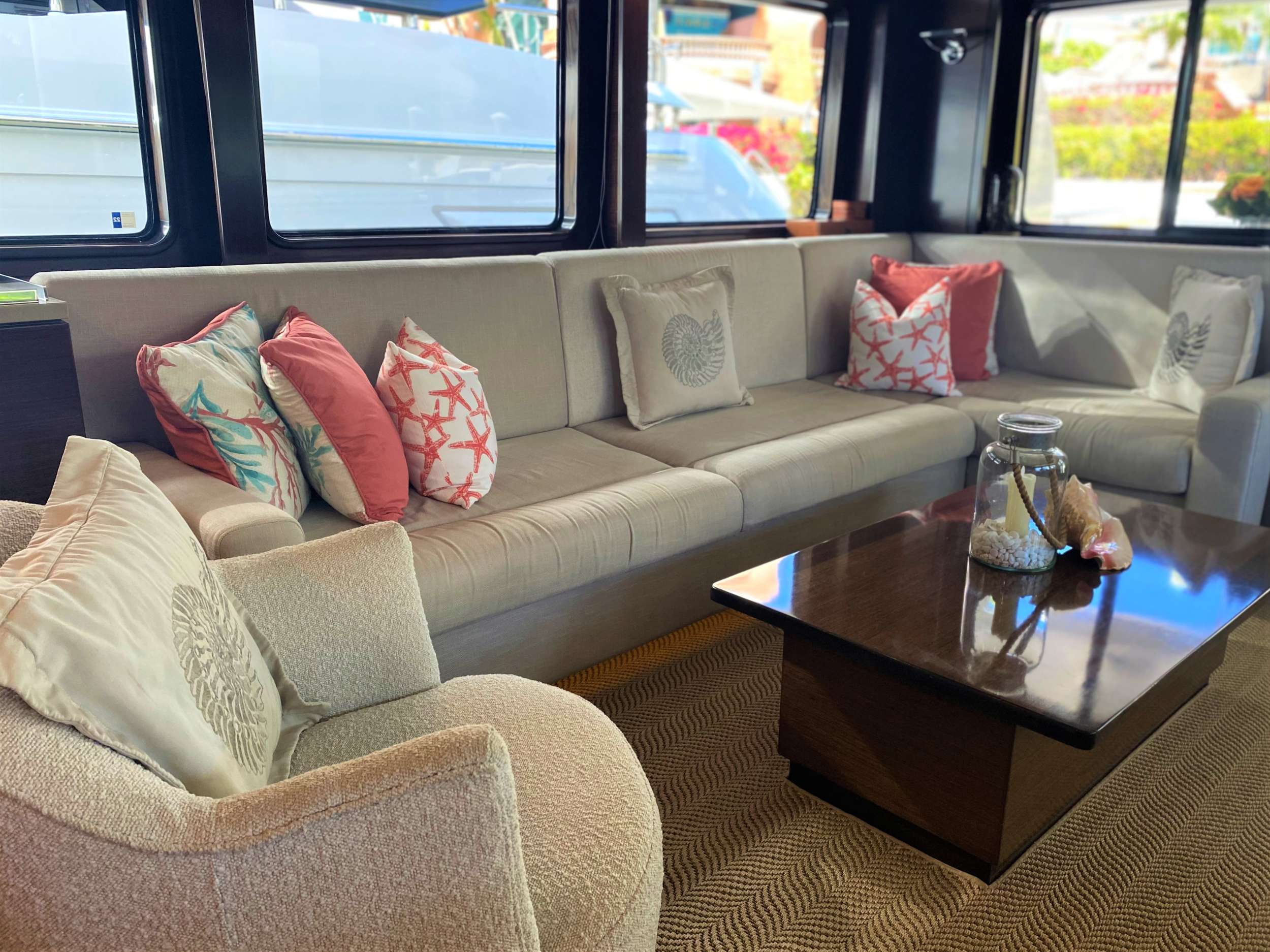 Luxury Crewed Motor Yacht AMMONITE photo 8