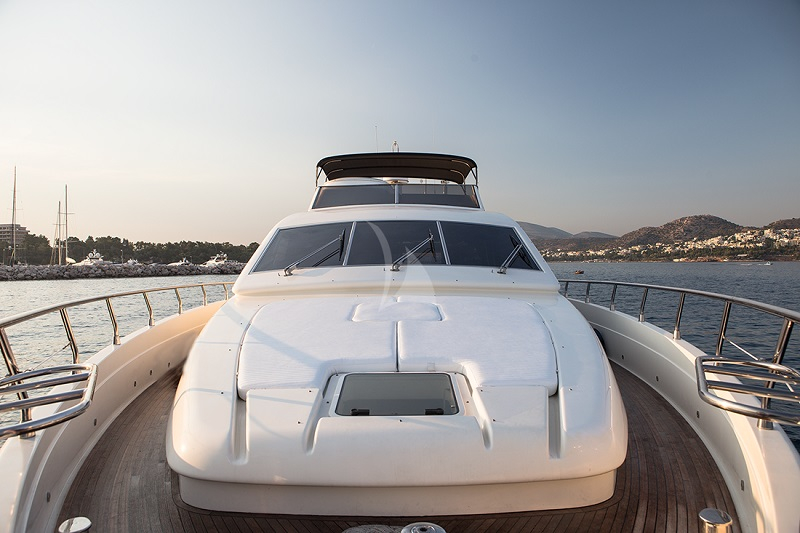 Crewed Motor Yacht AMORAKI photo 8