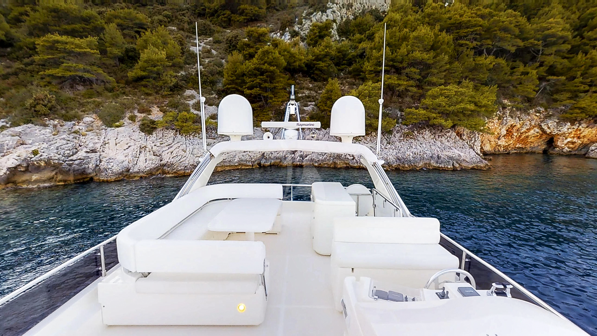 Crewed Motor Yacht AMY photo 4