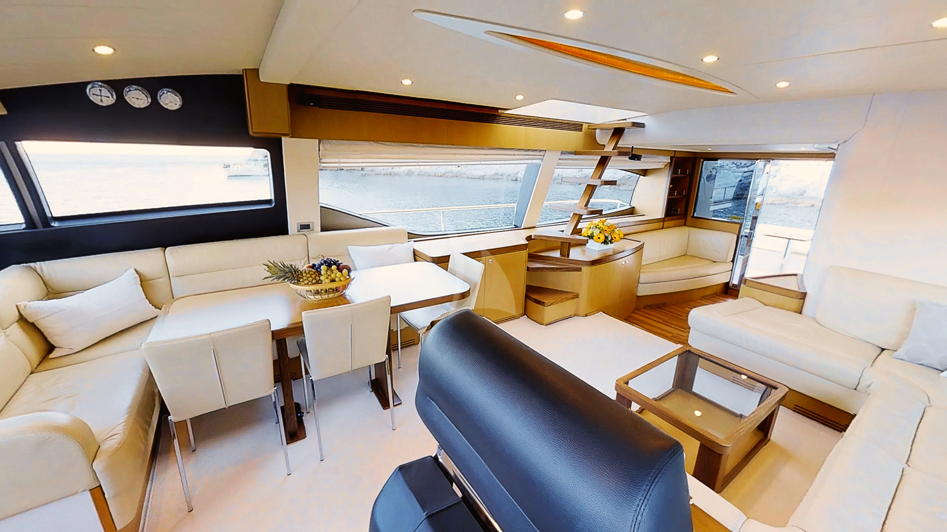 Crewed Motor Yacht AMY photo 8