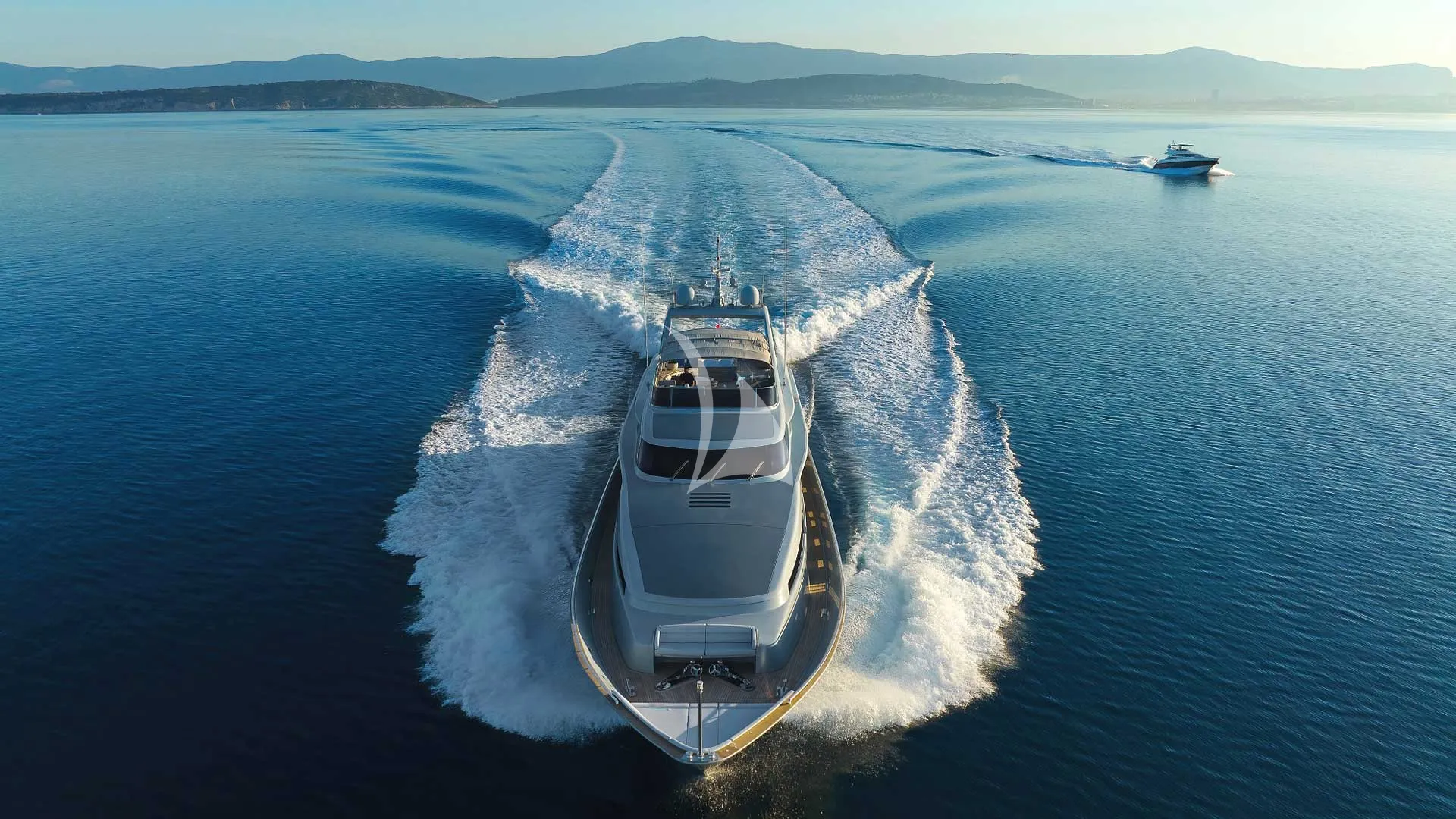 Luxury Crewed Motor Yacht ANAVI photo 4