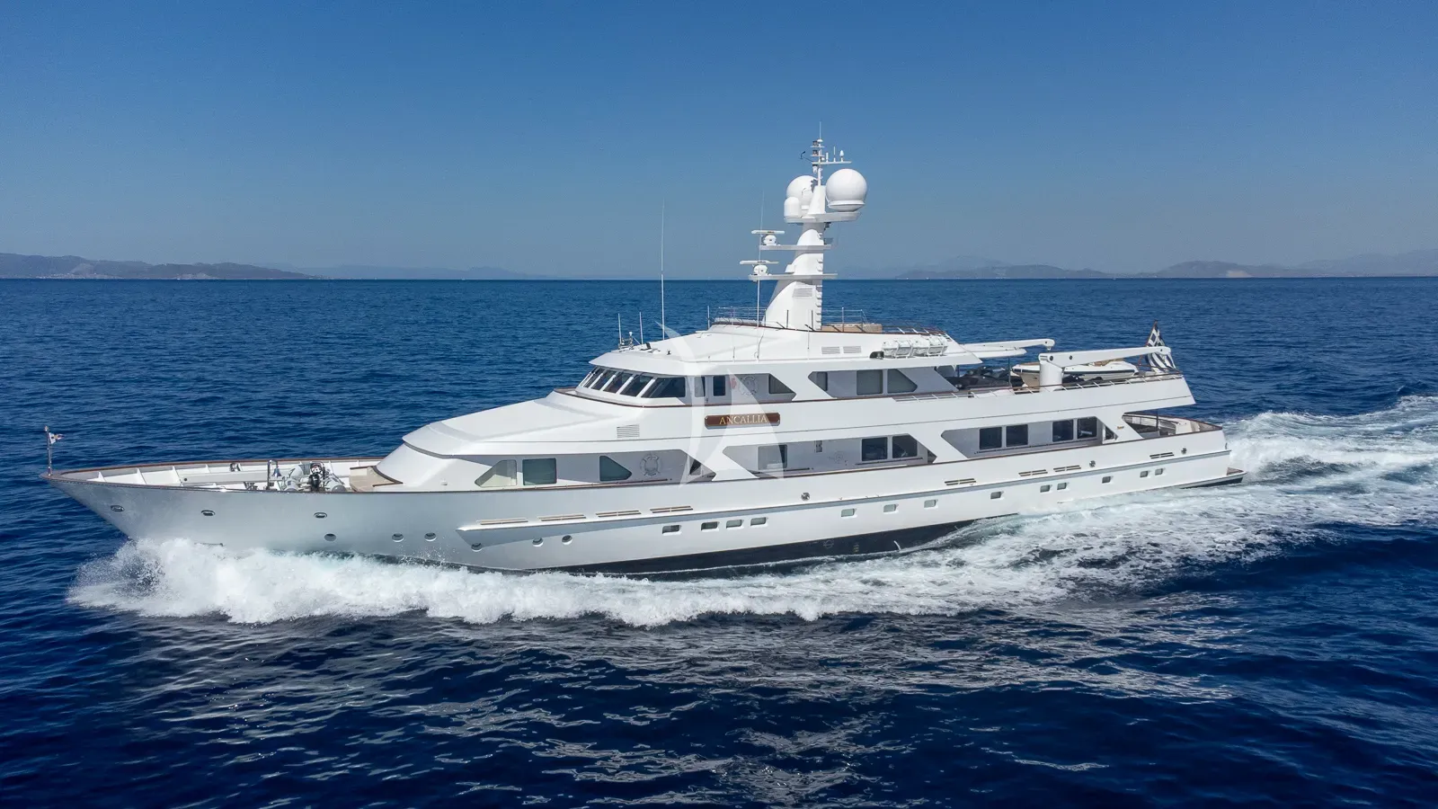 Luxury Crewed Motor Yacht ANCALLIA photo 8