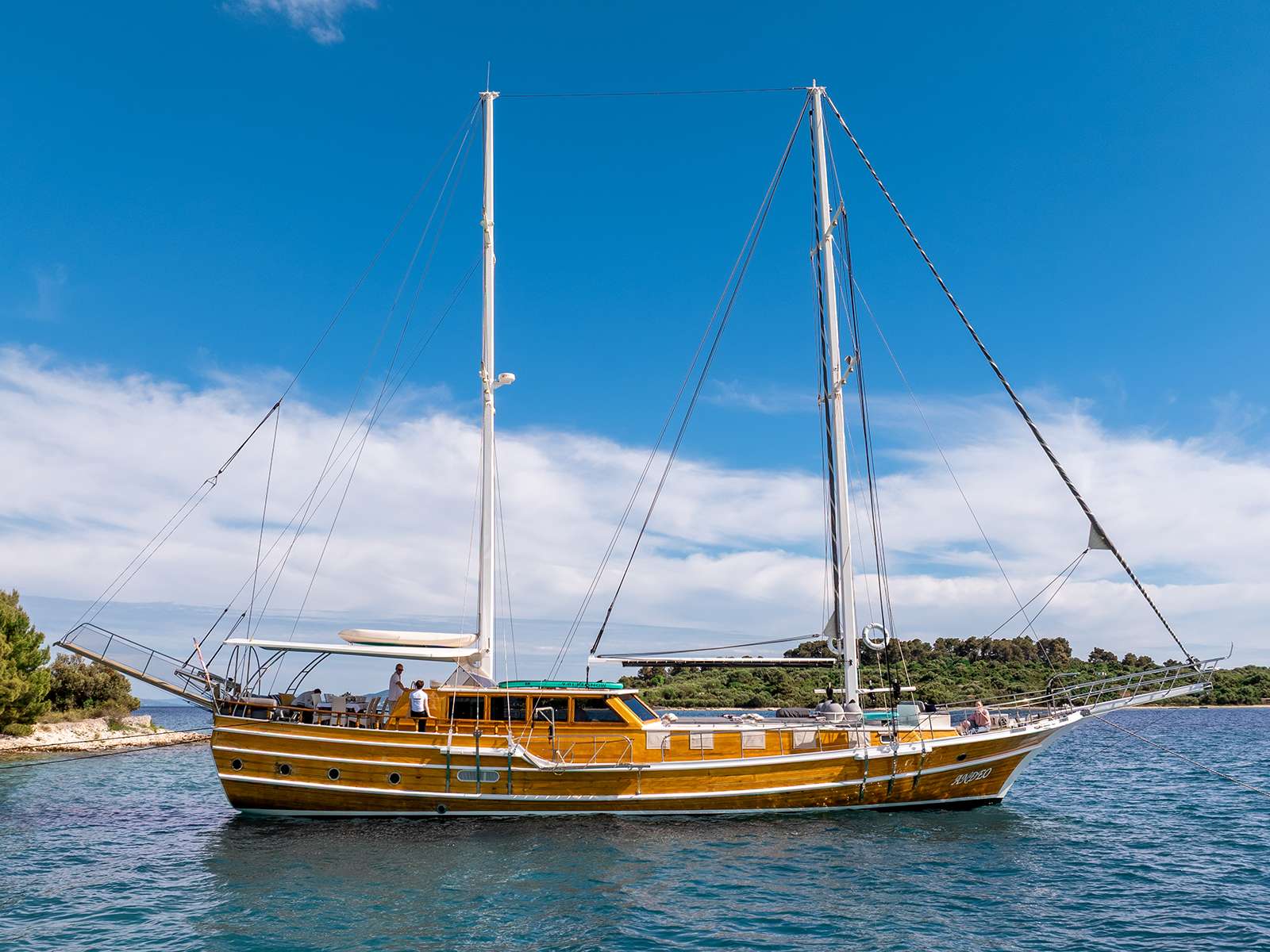 Crewed Motor Sailer ANDEO photo 4