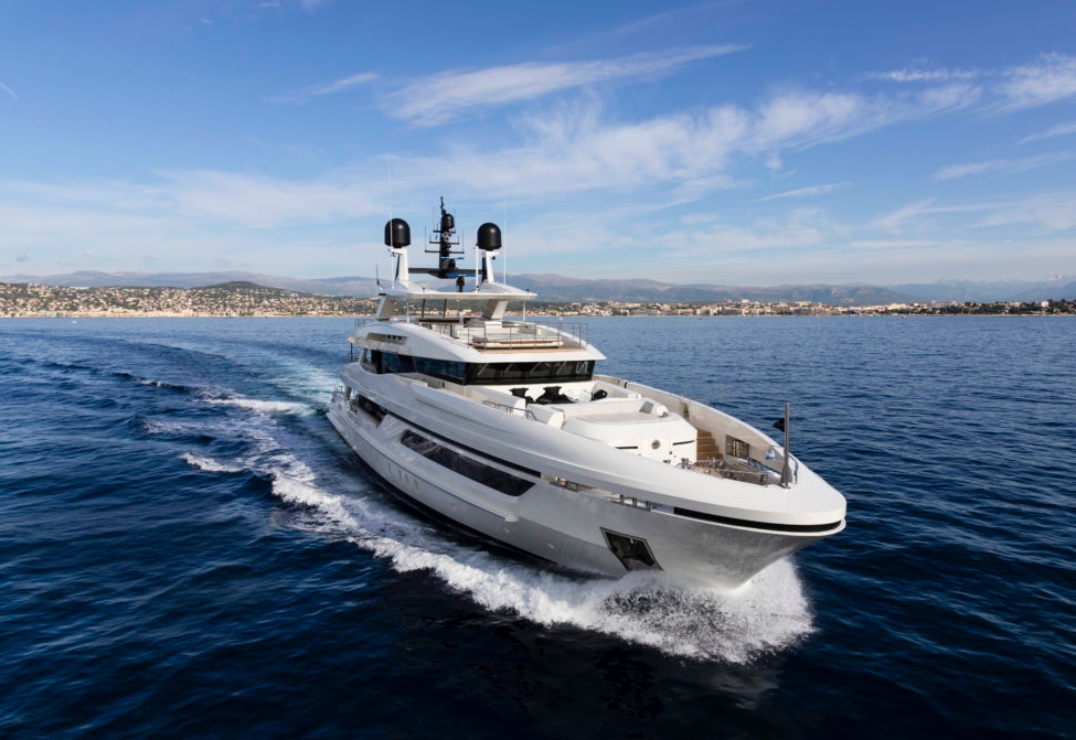 Luxury Crewed Motor Yacht ANDIAMO photo 7