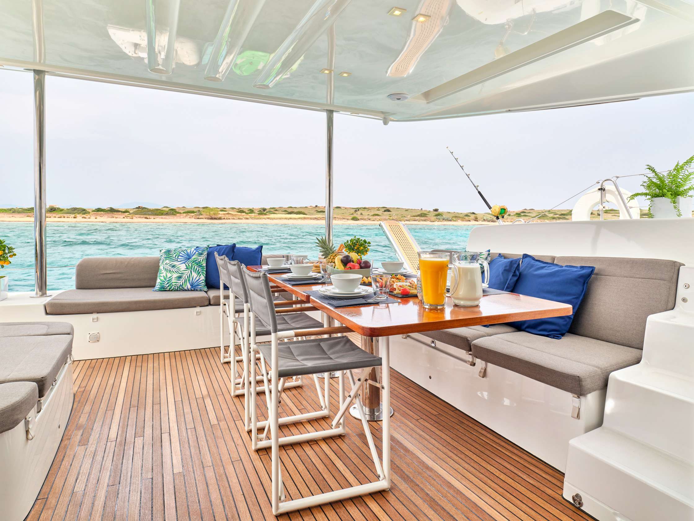 Crewed Catamaran ANDIAMO photo 5