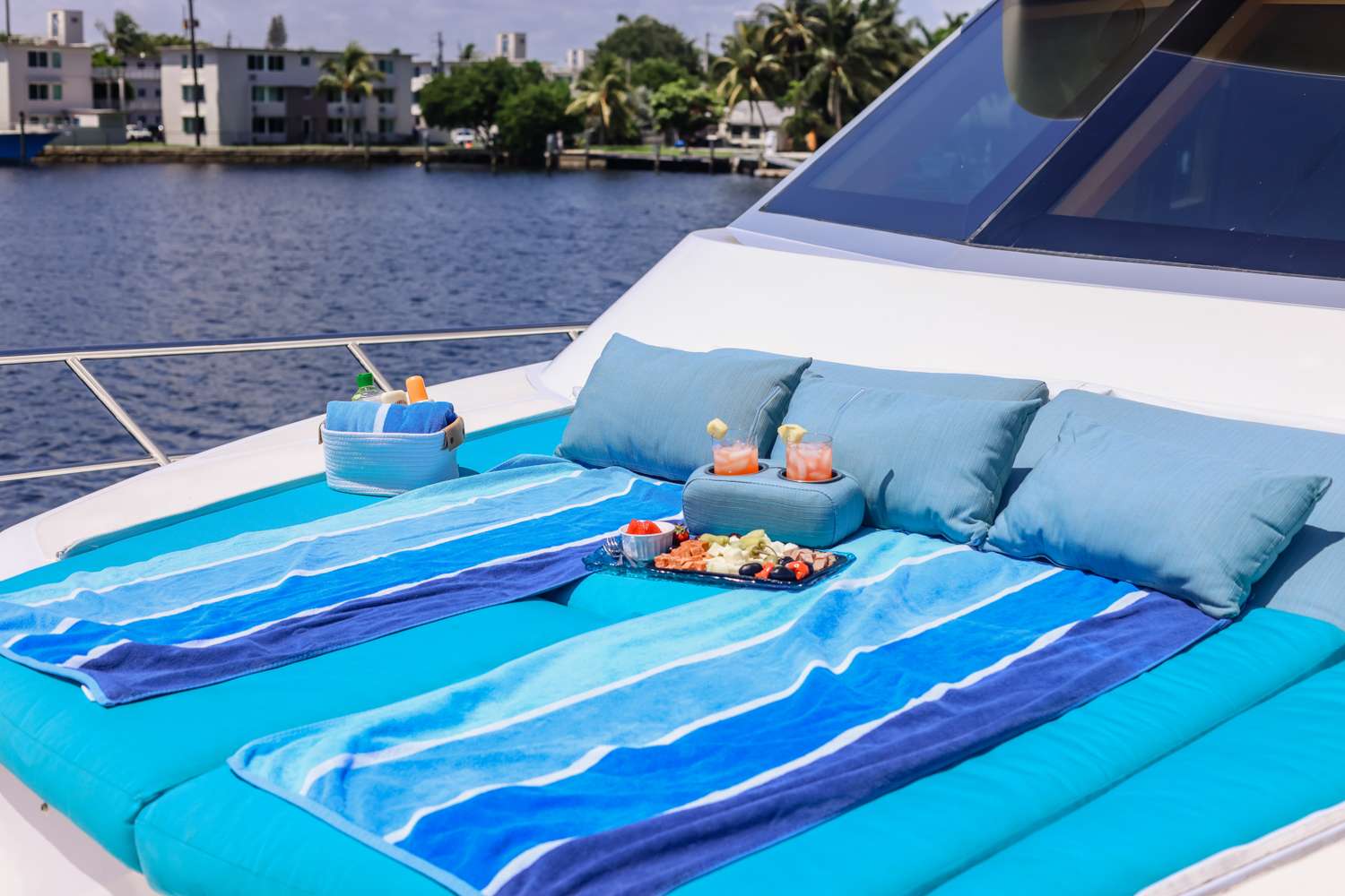 Luxury Crewed Motor Yacht ANDIAMO photo 4