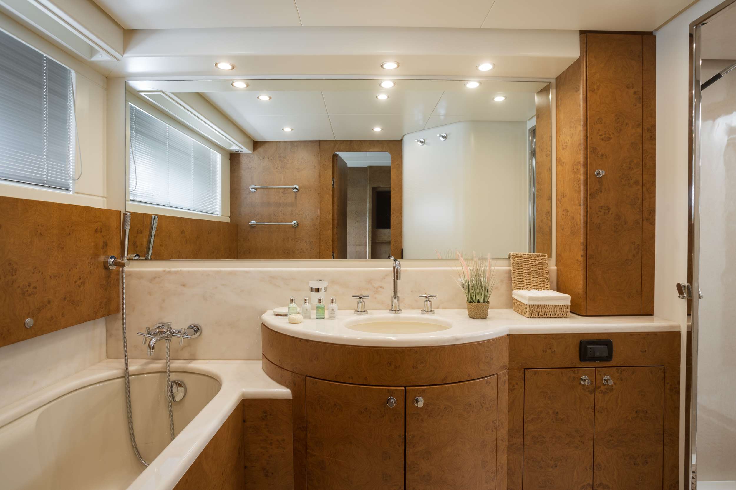 Crewed Motor Yacht ANLIA photo 8