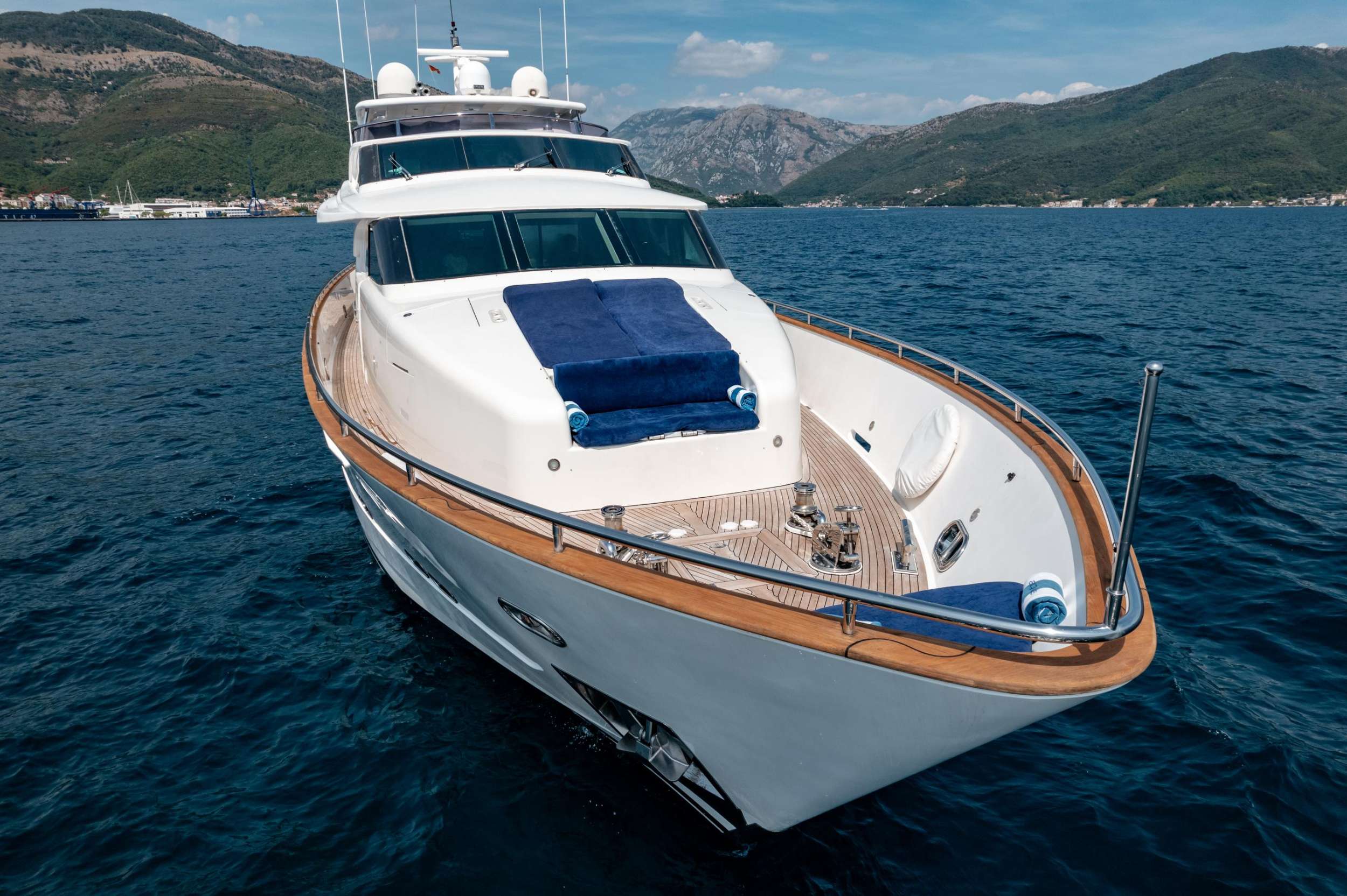 Luxury Crewed Motor Yacht ANNABEL II photo 4