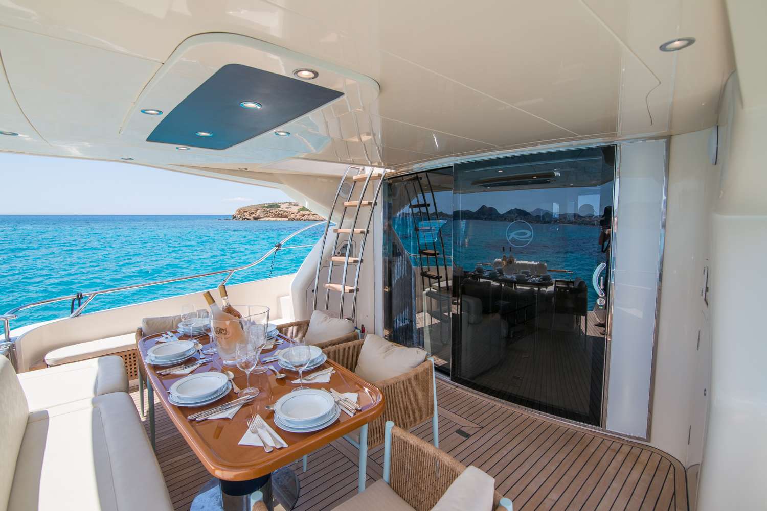 Crewed Motor Yacht ANTAMAR II photo 8