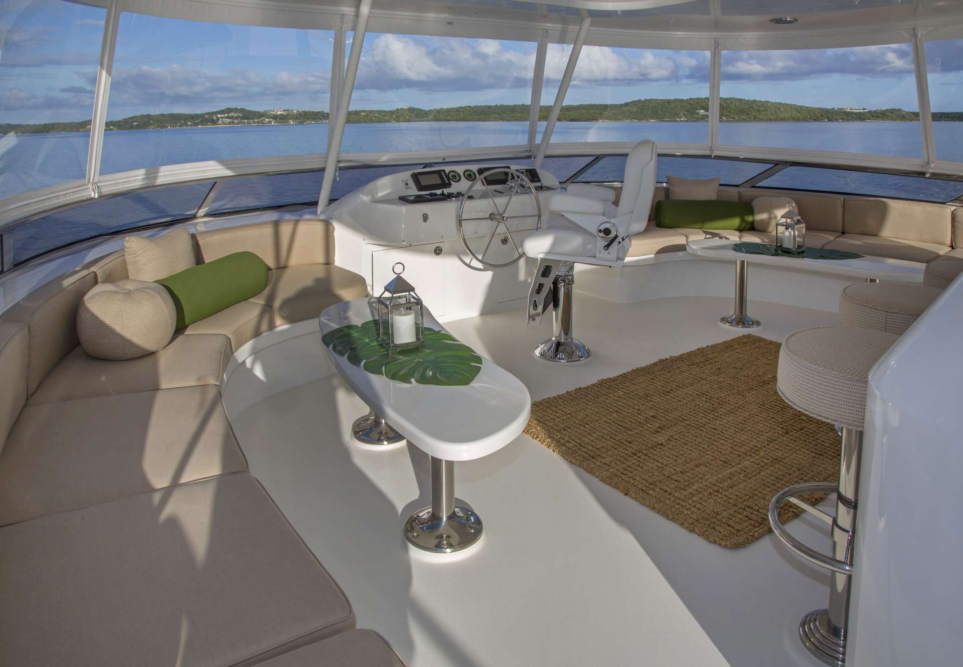 Luxury Crewed Motor Yacht ANTARES photo 4