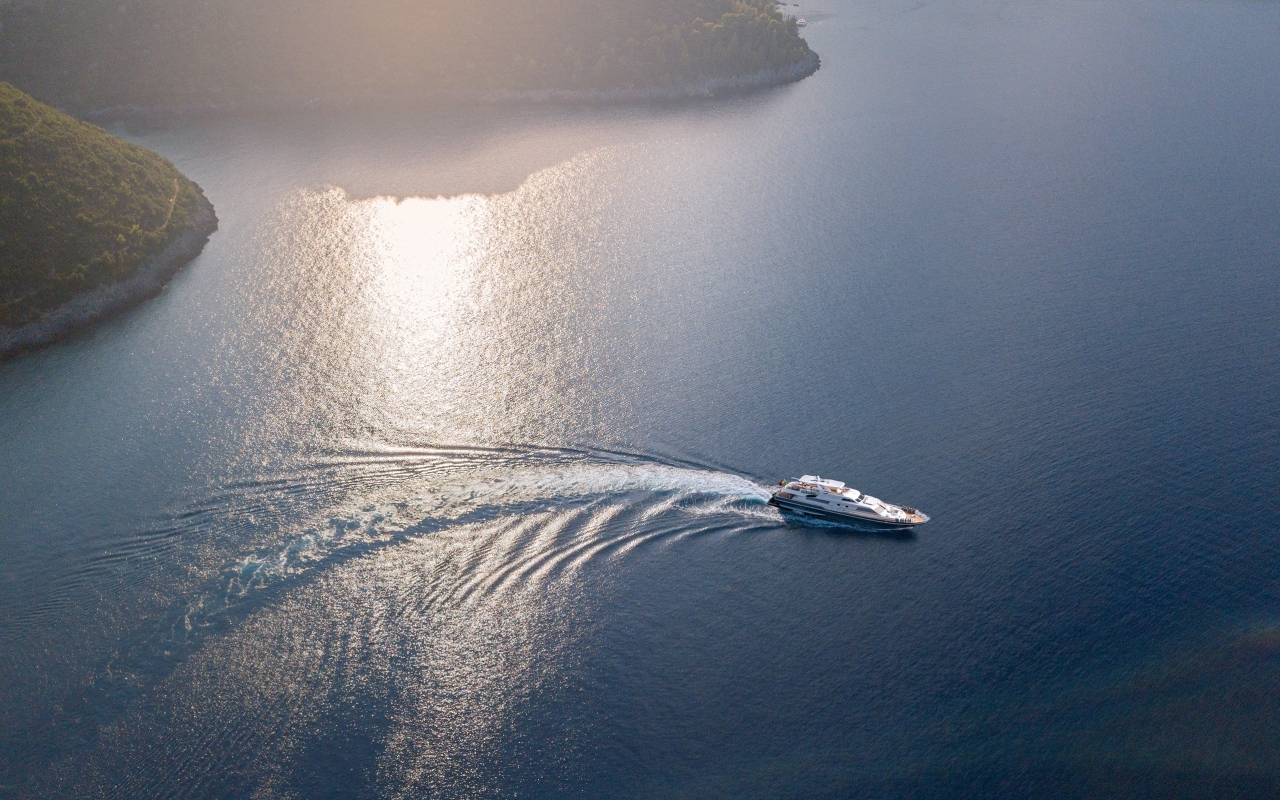 Luxury Crewed Motor Yacht ANTISAN photo 6