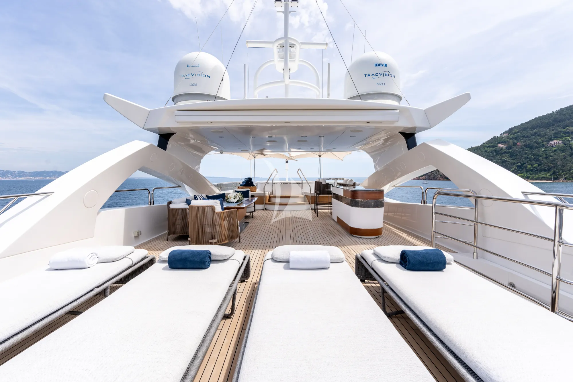 Luxury Crewed Motor Yacht ANYA photo 5