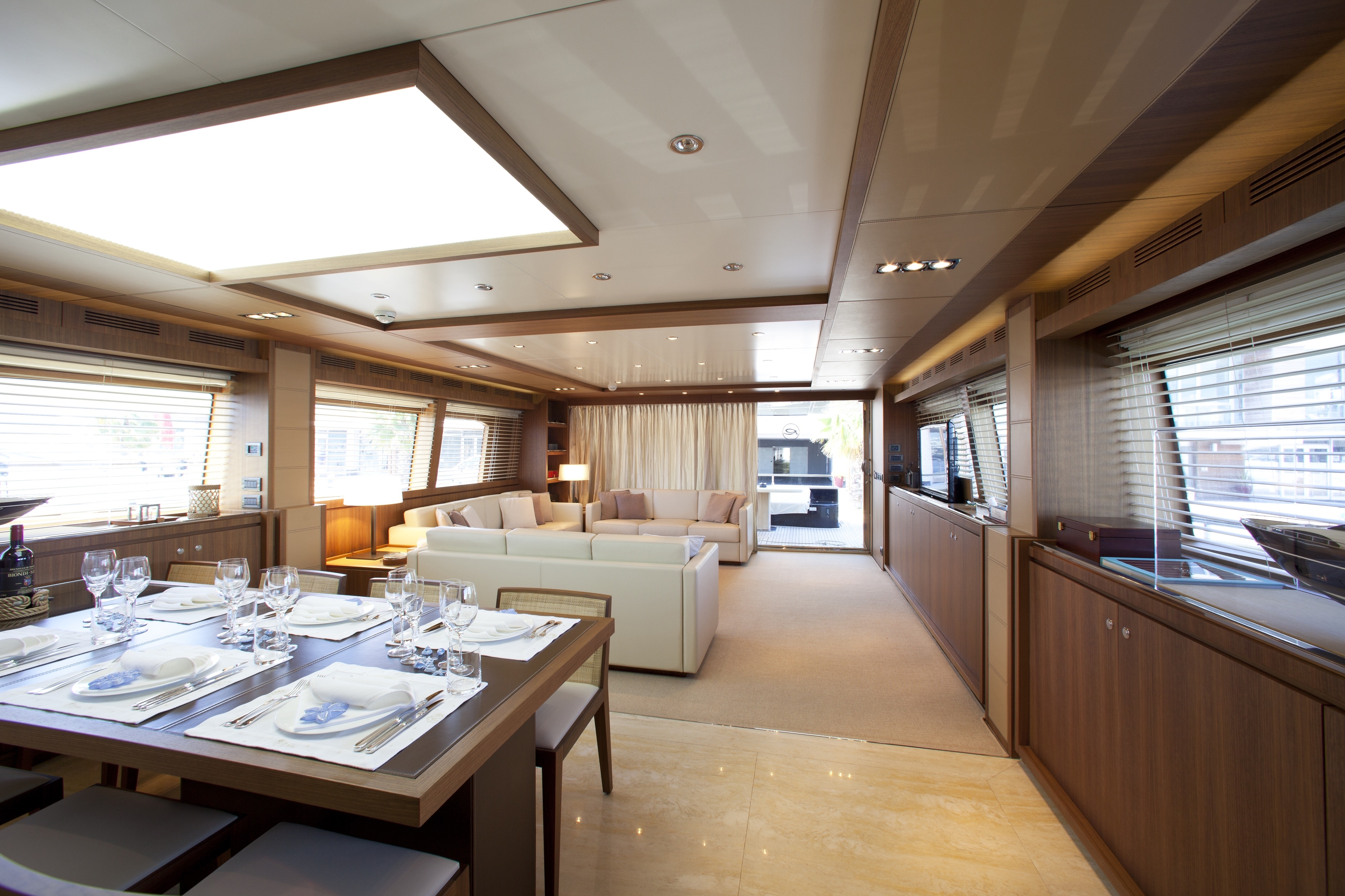 Luxury Crewed Motor Yacht ANYTHING GOES IV photo 7