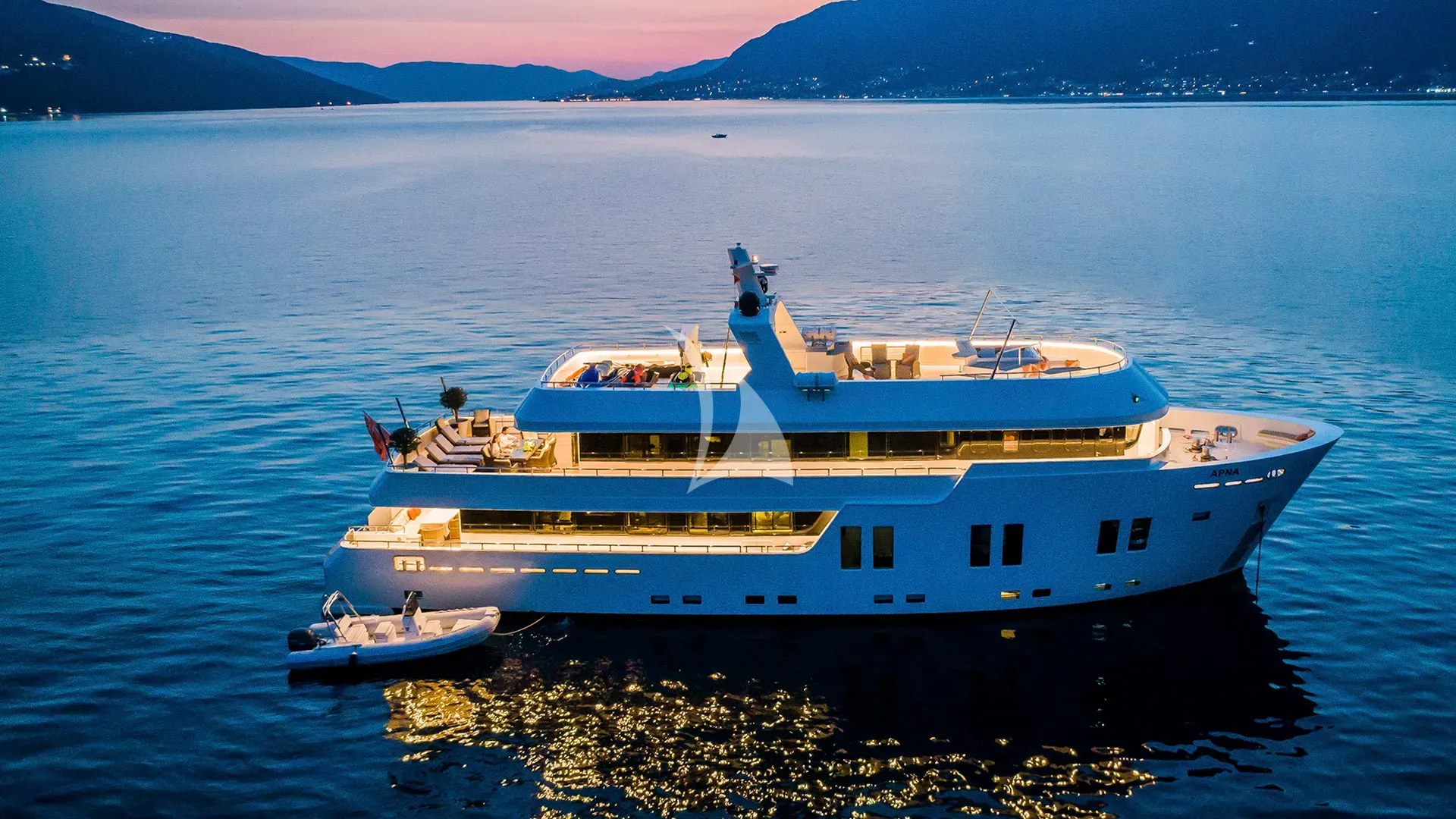 Luxury Crewed Motor Yacht APNA photo 4