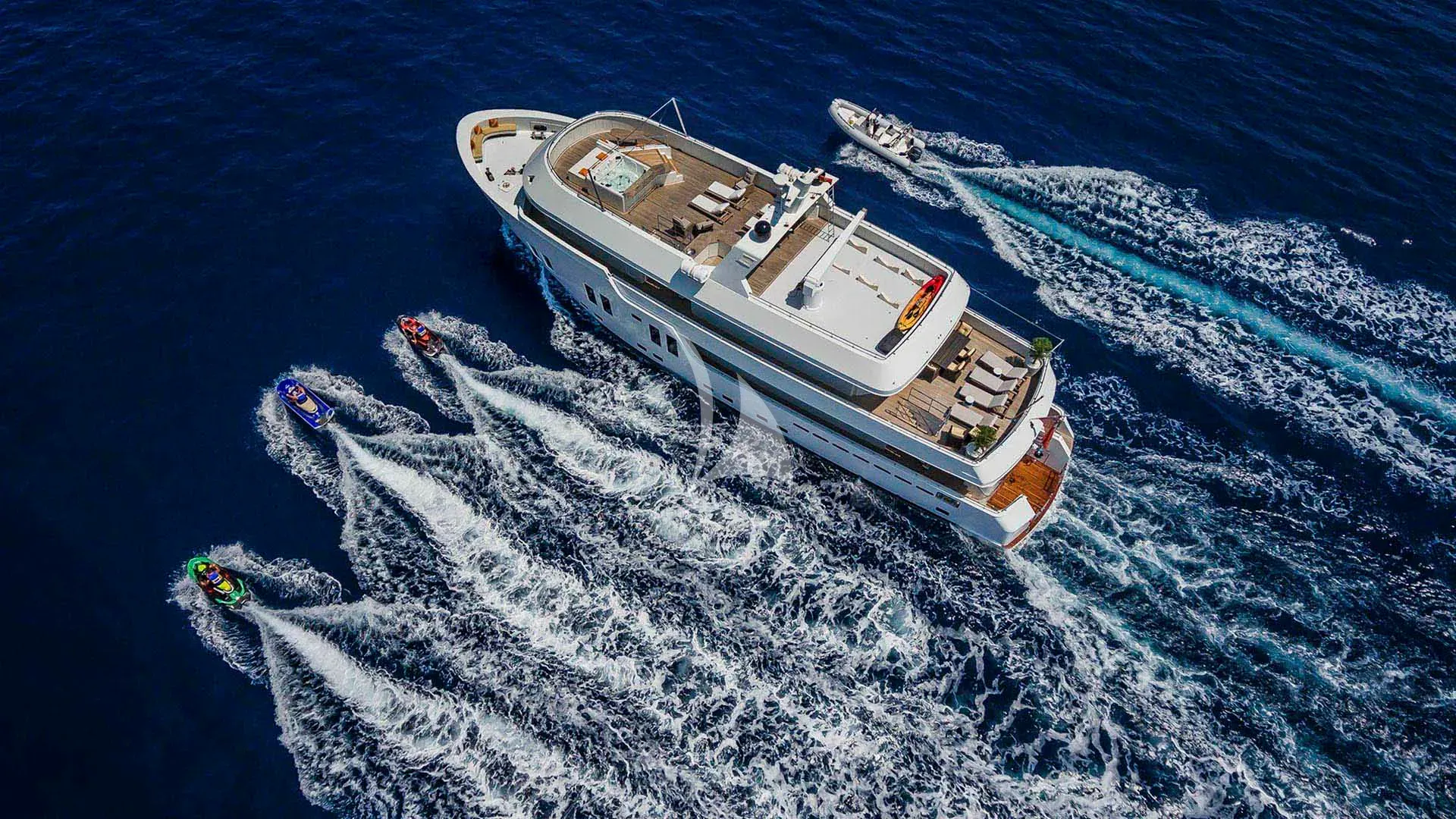 Luxury Crewed Motor Yacht APNA photo 5
