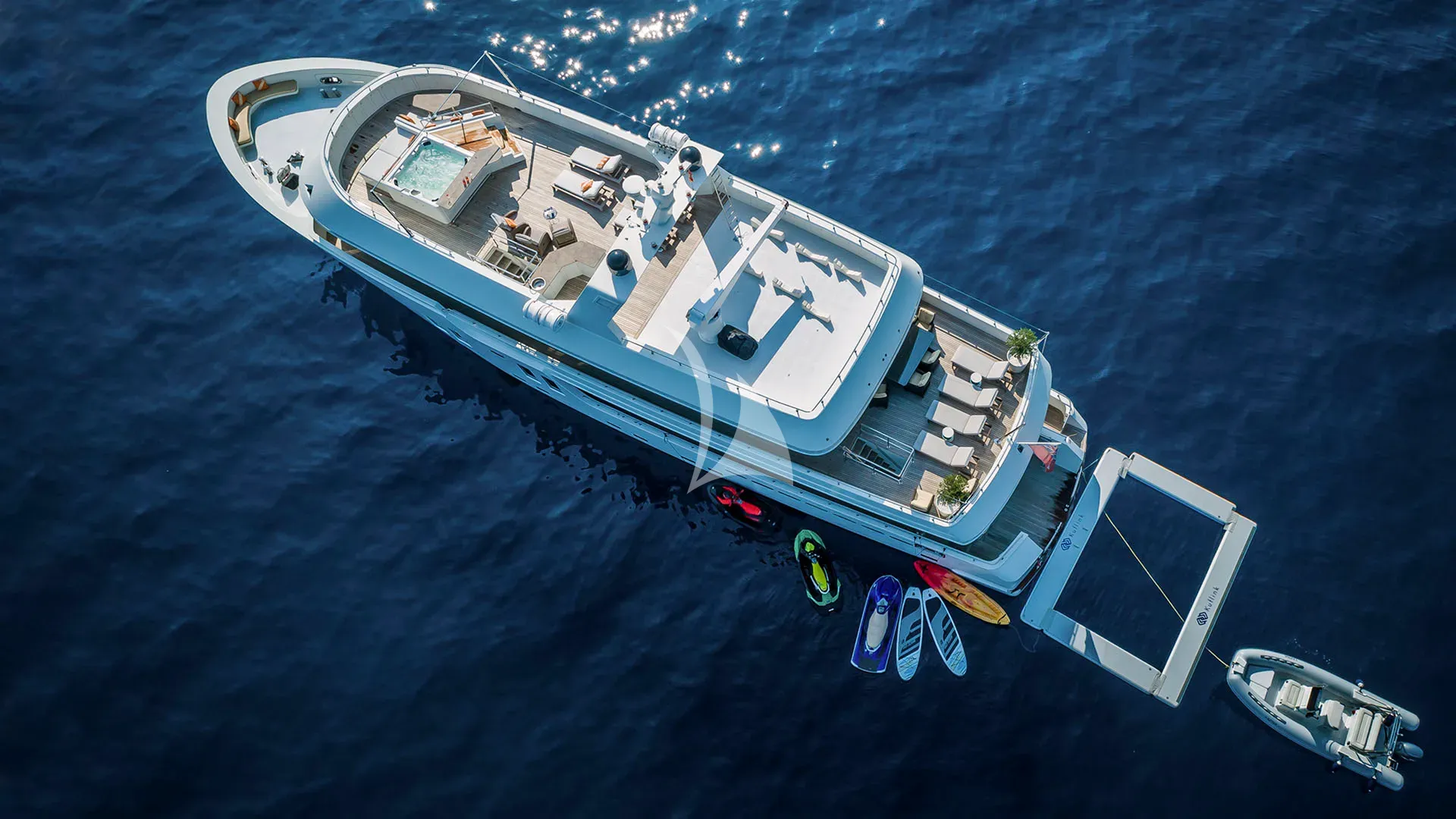 Luxury Crewed Motor Yacht APNA photo 6