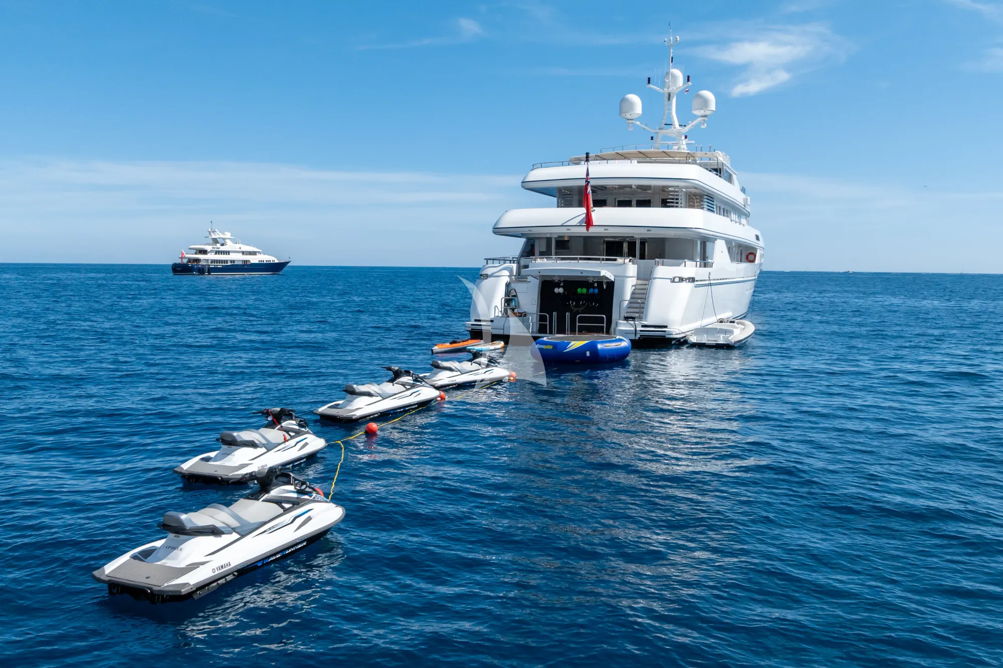 Luxury Crewed Motor Yacht APOGEE photo 4
