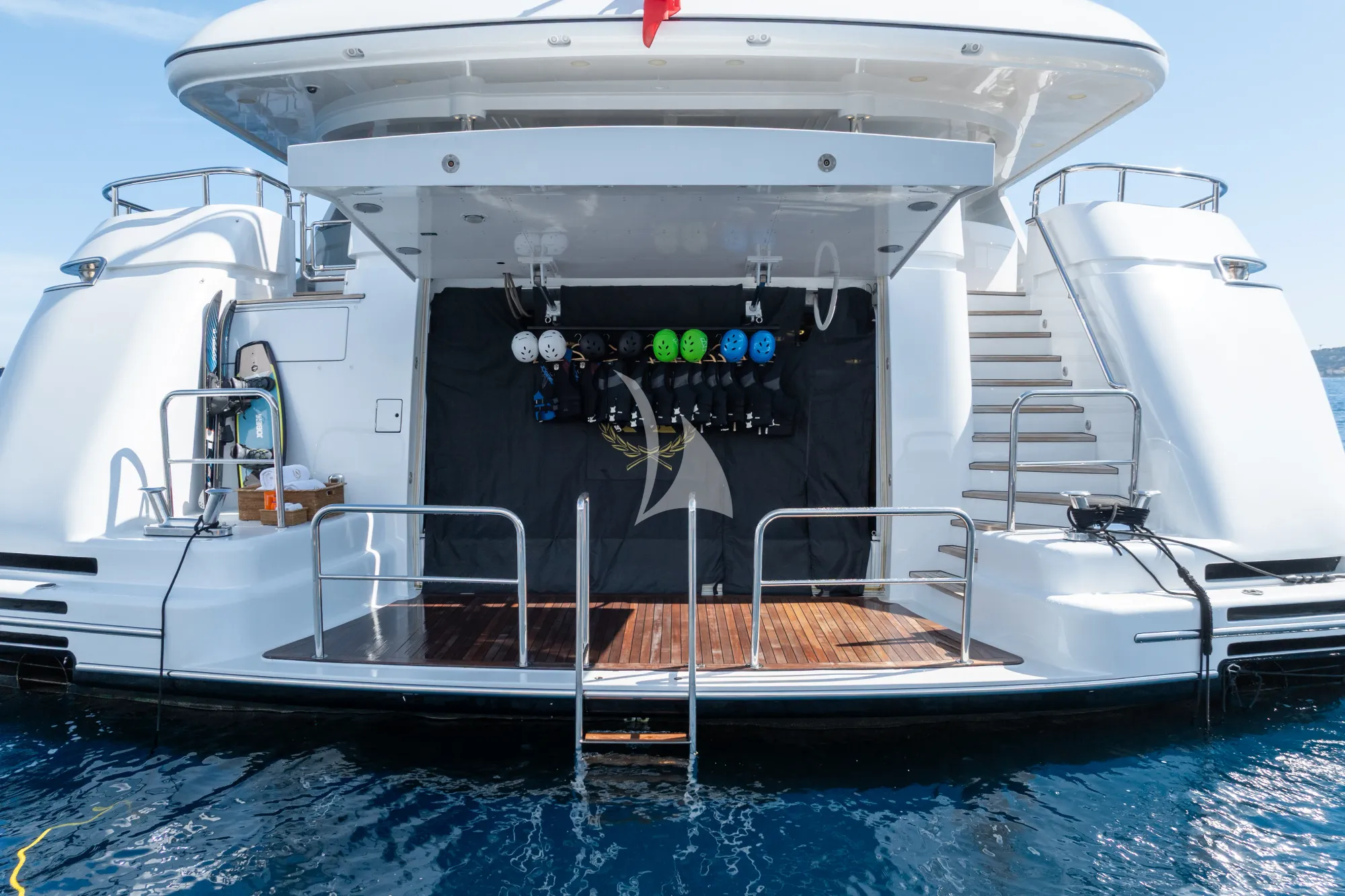 Luxury Crewed Motor Yacht APOGEE photo 6