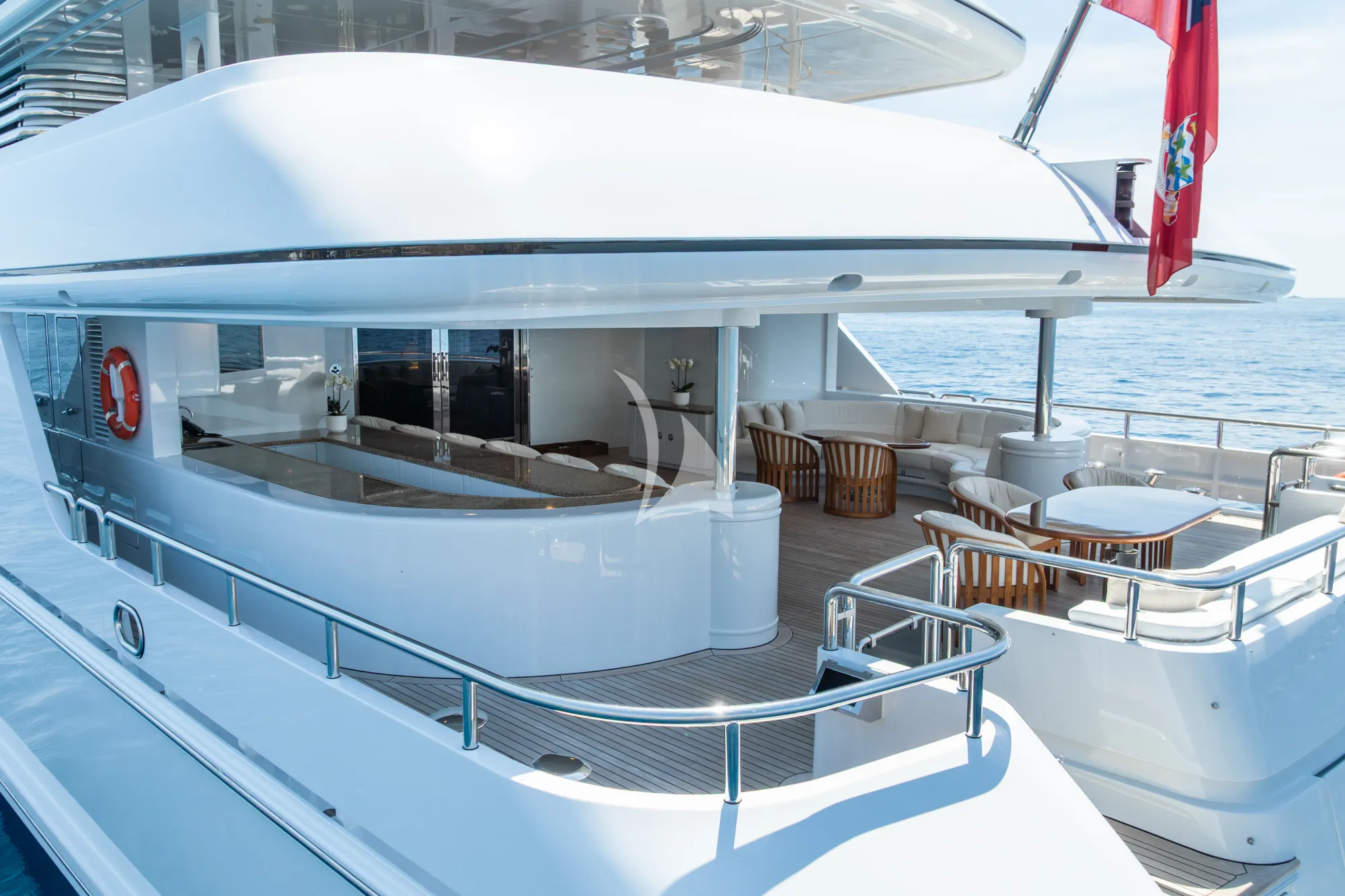 Luxury Crewed Motor Yacht APOGEE photo 8