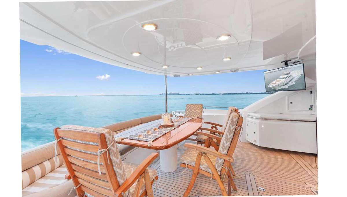 Crewed Motor Yacht AQUA ALBERTI photo 3