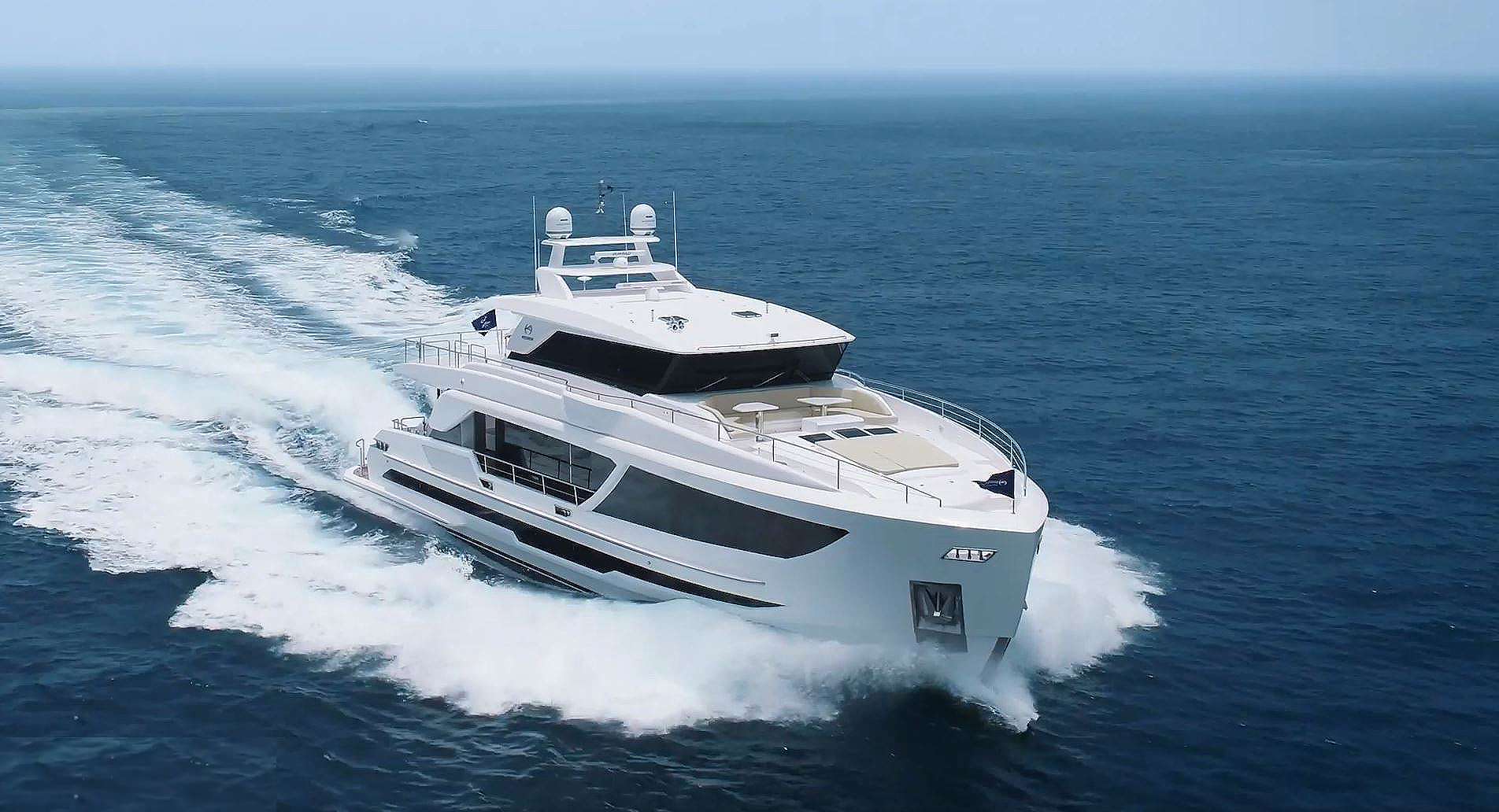 Luxury Crewed Motor Yacht AQUA LIFE