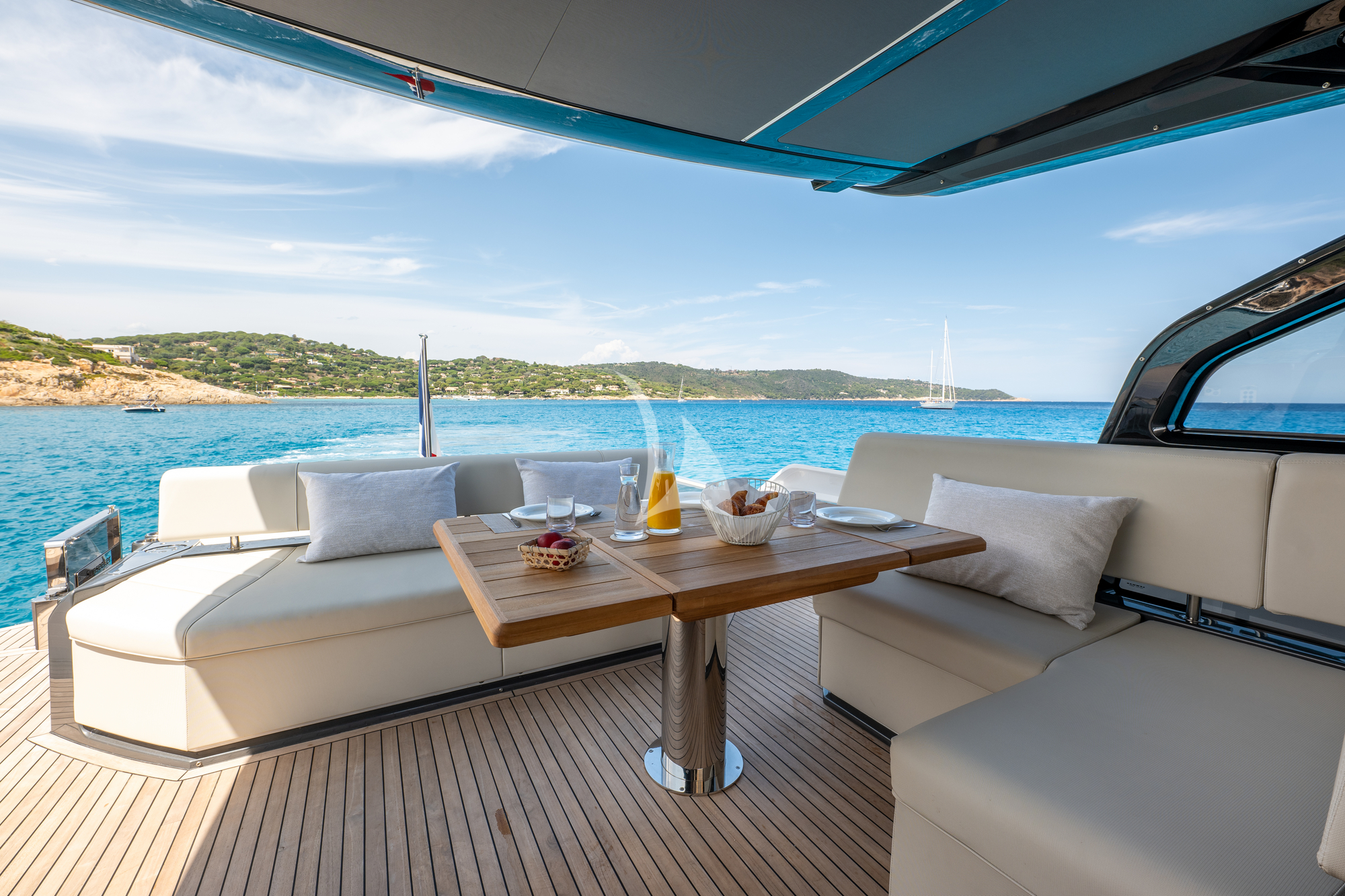 Luxury Crewed Motor Yacht AQUA photo 5