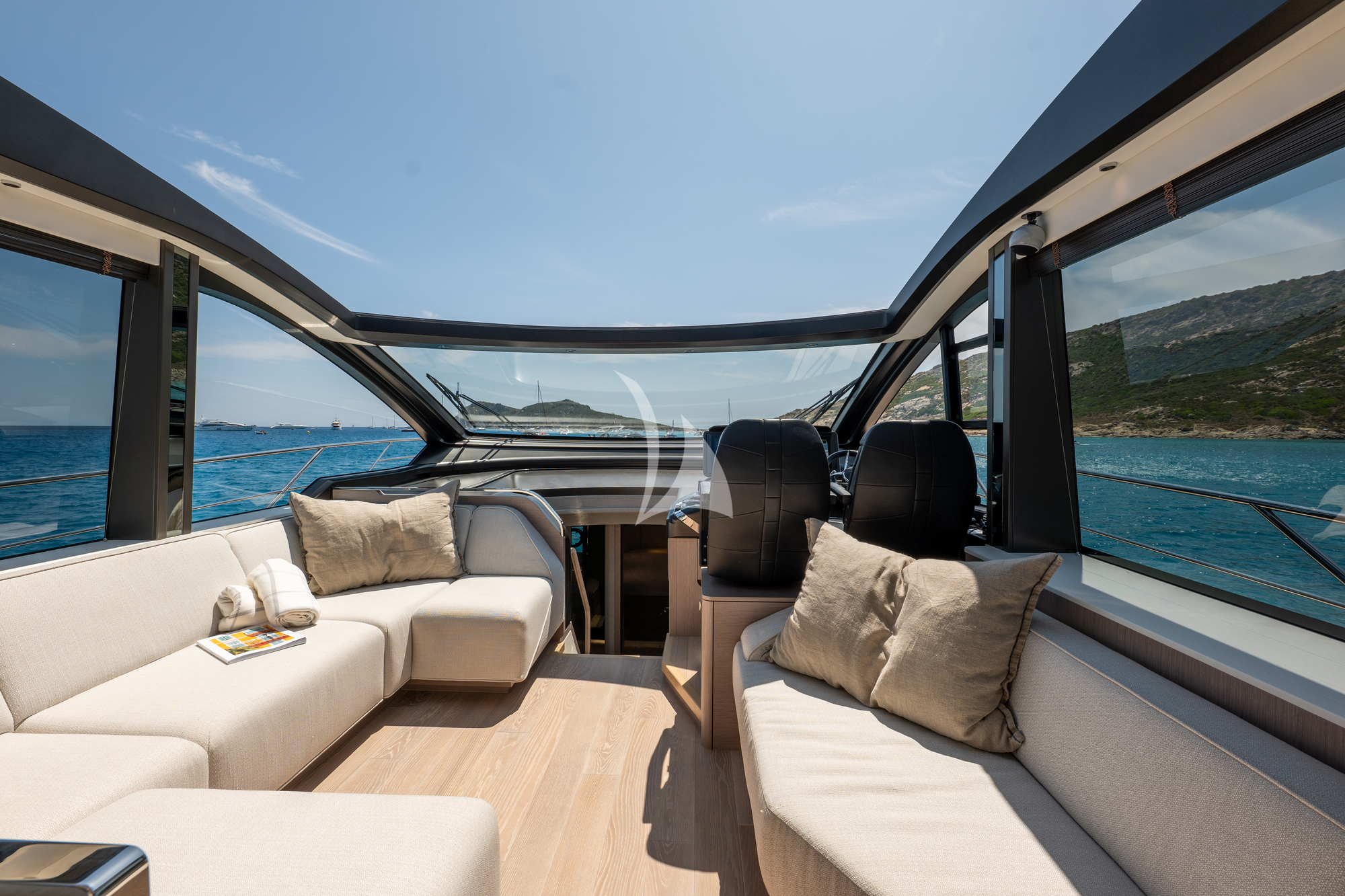 Luxury Crewed Motor Yacht AQUA photo 6