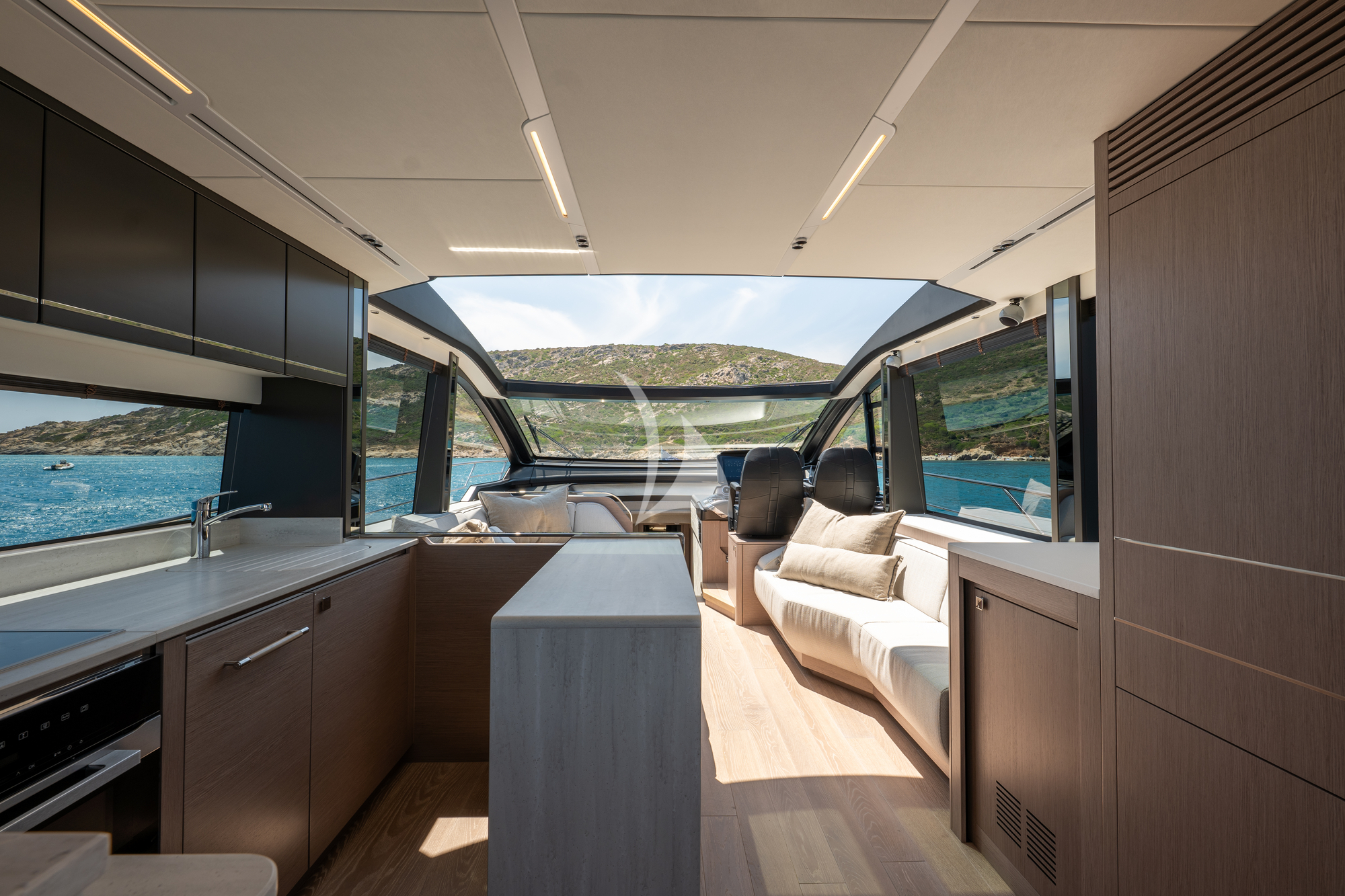 Luxury Crewed Motor Yacht AQUA photo 7