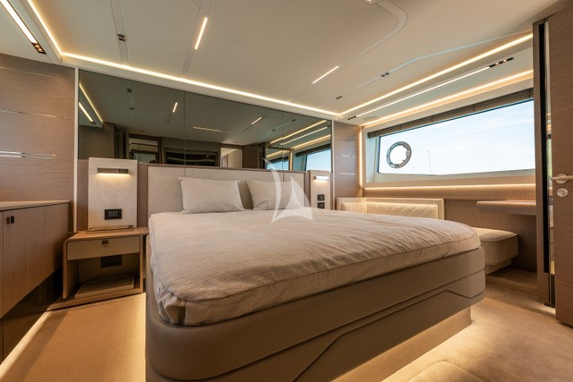 Luxury Crewed Motor Yacht AQUA photo 8