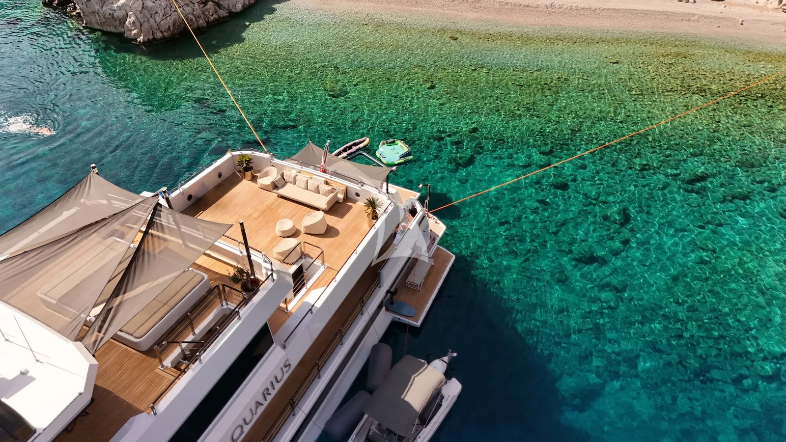 Luxury Crewed Motor Yacht AQUARIUS photo 5