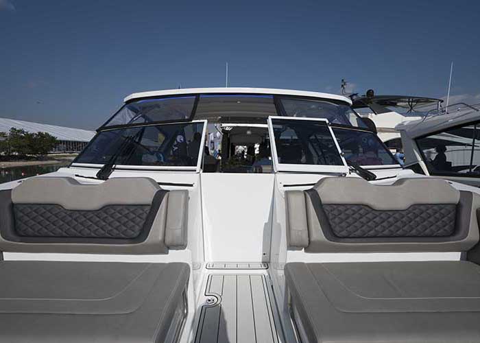 Crewed Motor Yacht Aquila 36 photo 7