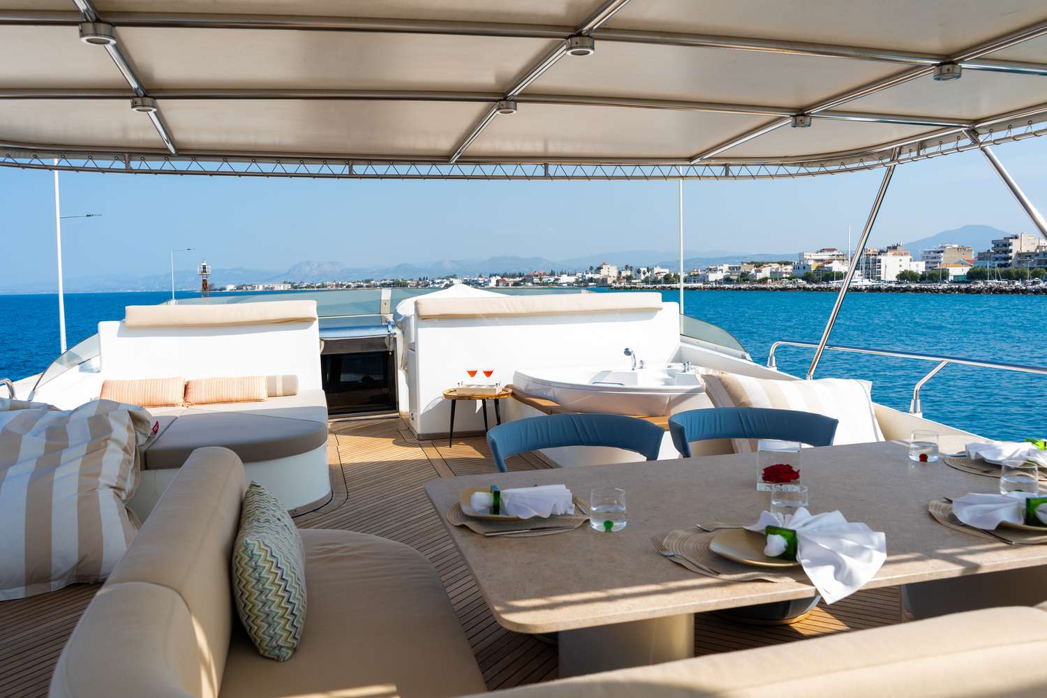 Luxury Crewed Motor Yacht AQUILA photo 5